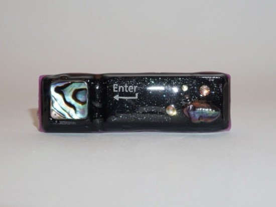 lily jade enter key cap clip (dark)