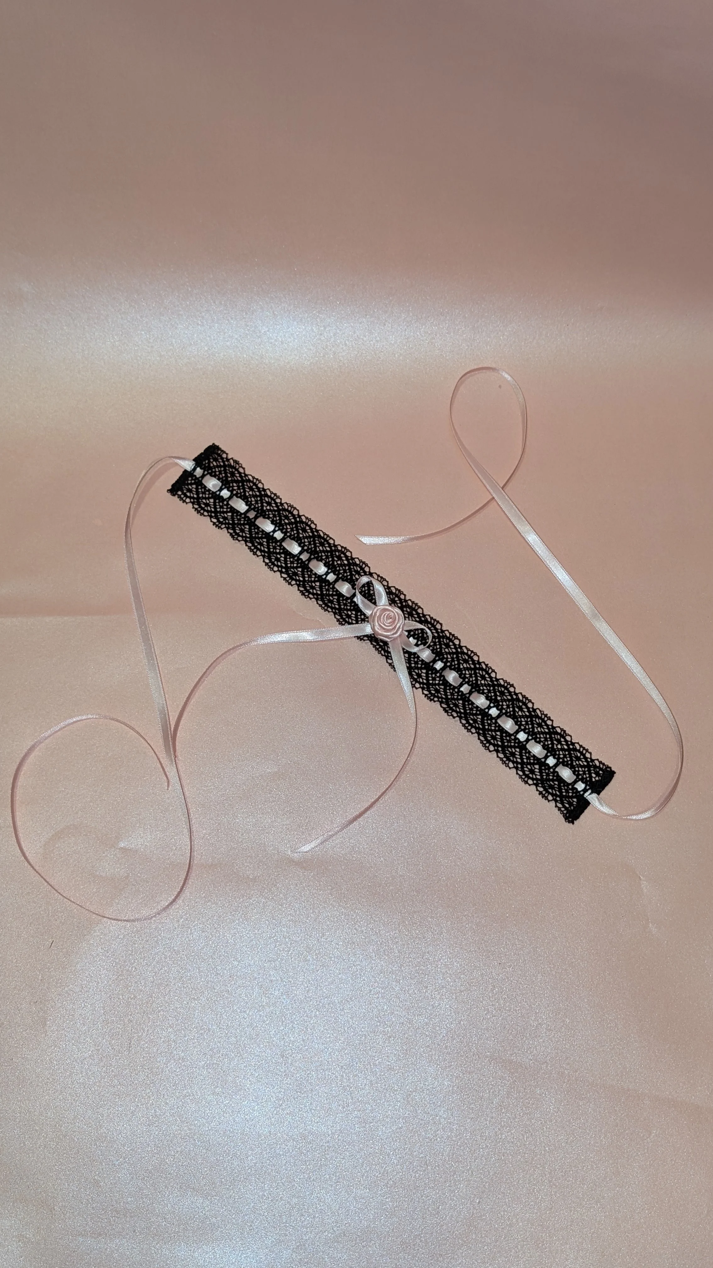 angel wing syndrome black x pink ladder lace choker