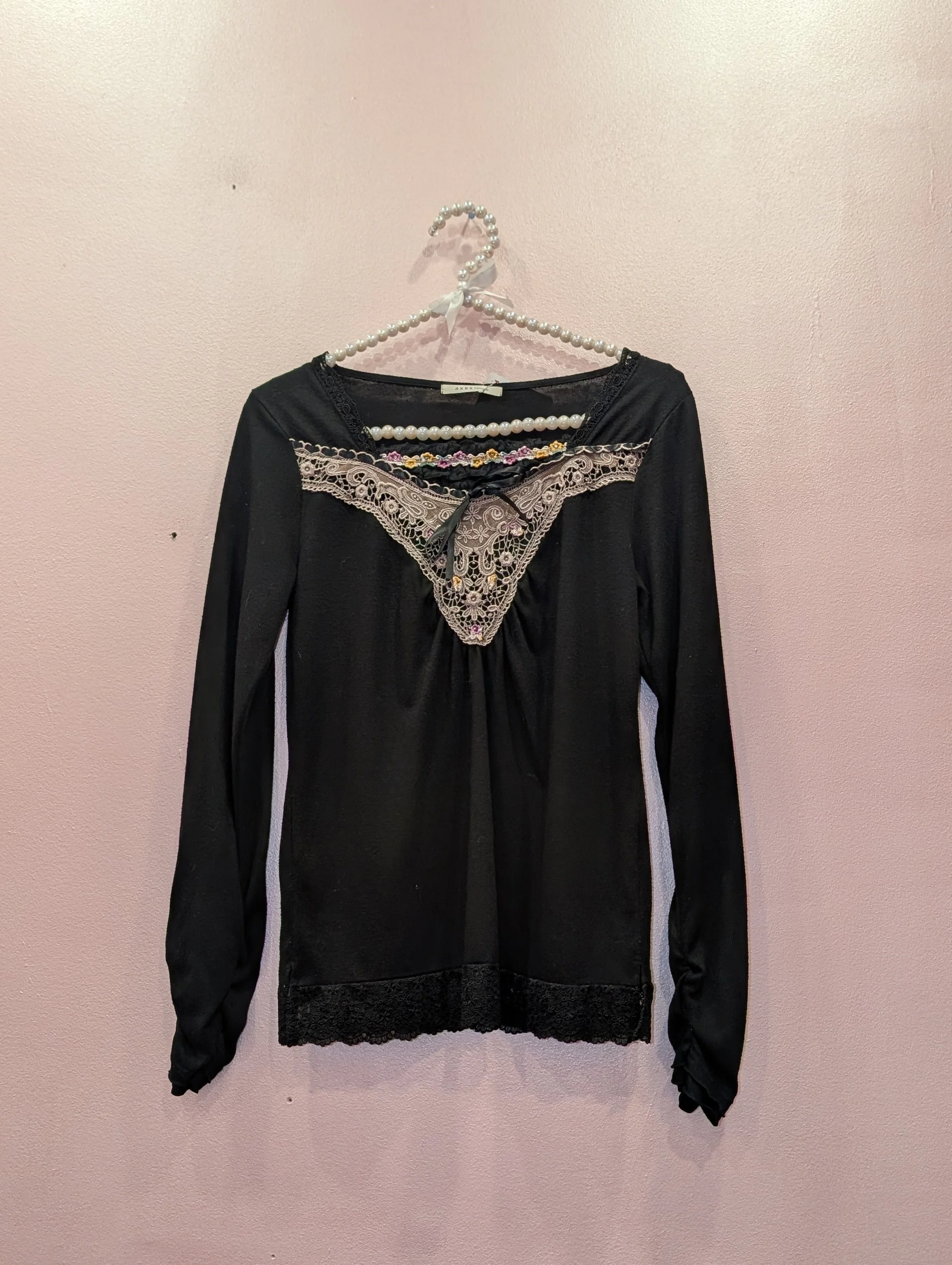 killah queen Axes Femme Black Long Sleeve Top with Floral Bib
