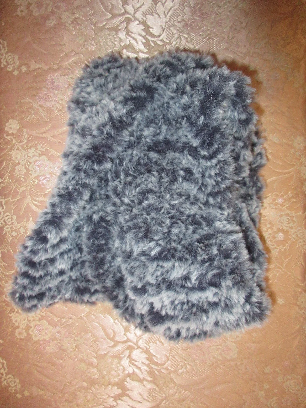 nausicaa NAVY FURRY HANDKNIT SCARF