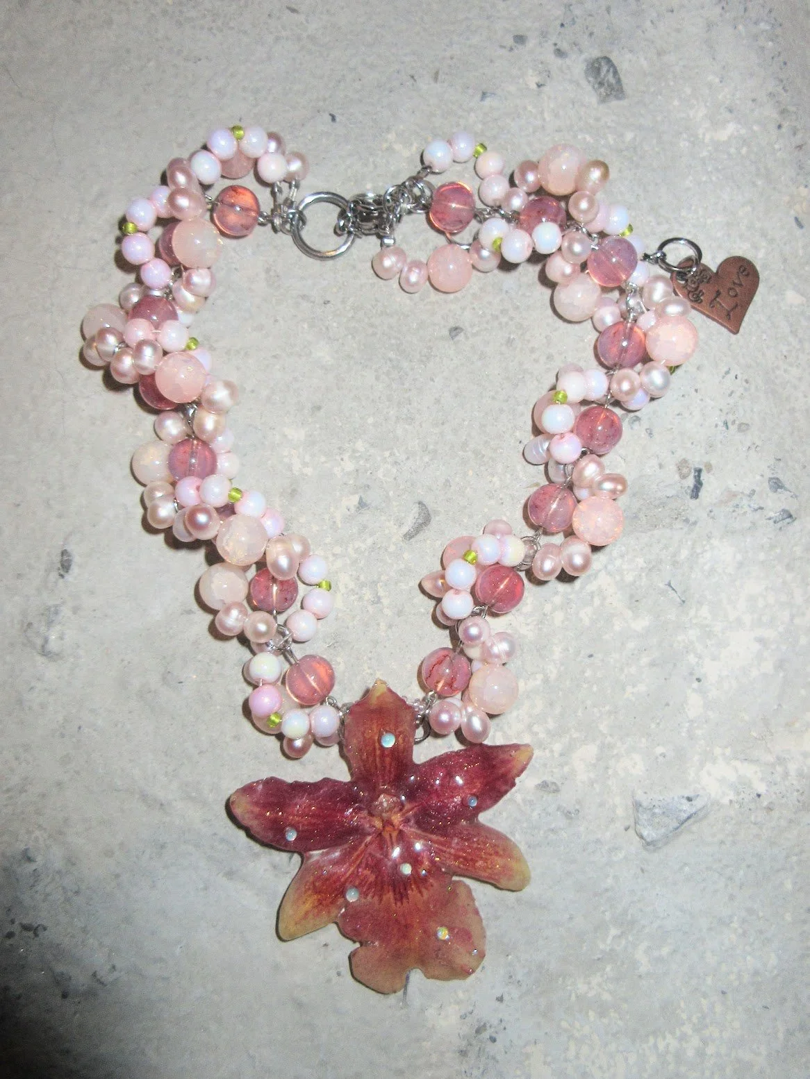 dolly dear boutique Raspberry Cream
necklace