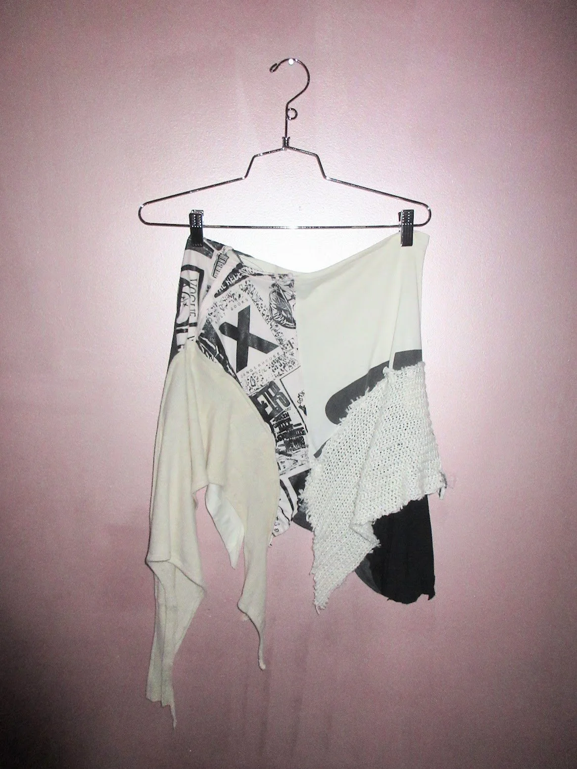 annielian.love Decostructed skirt with graphics