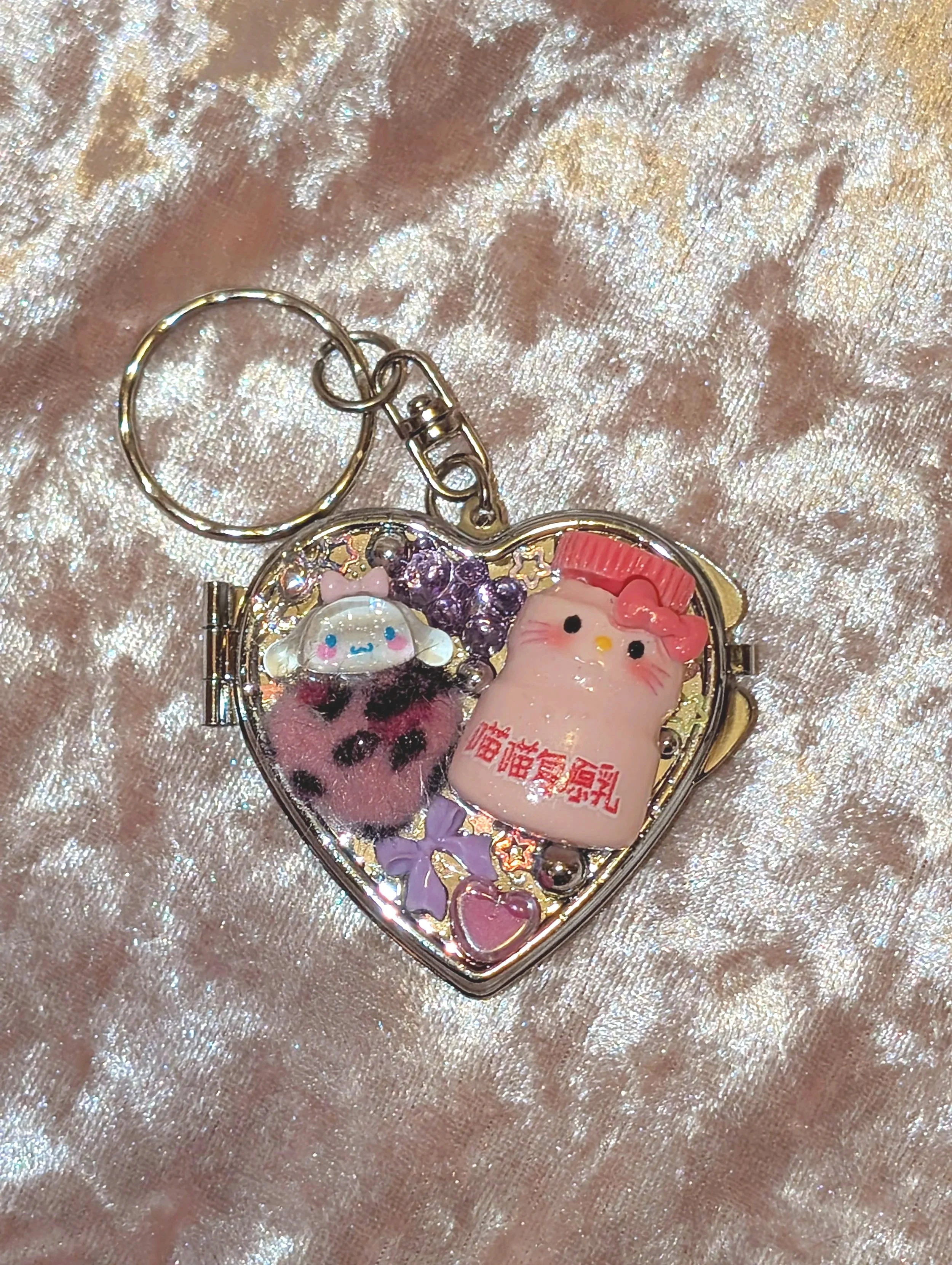 shehellakawaii gyaru hello kitty milk mirror keychain