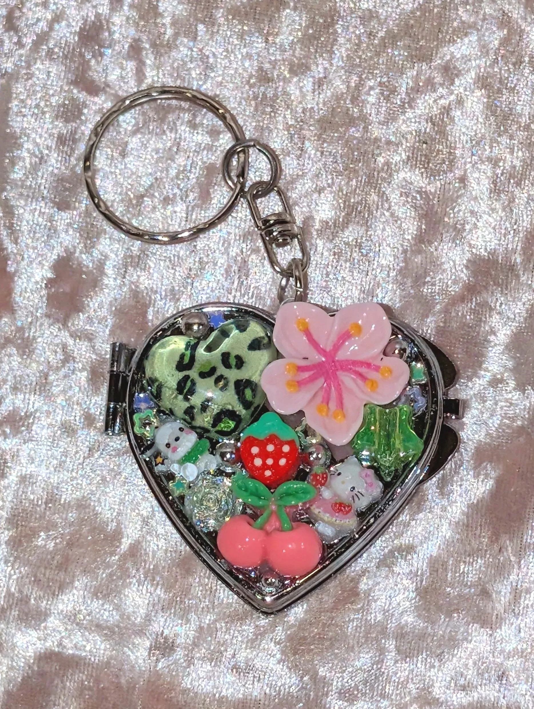 shehellakawaii hibiscus heart mirror keychain