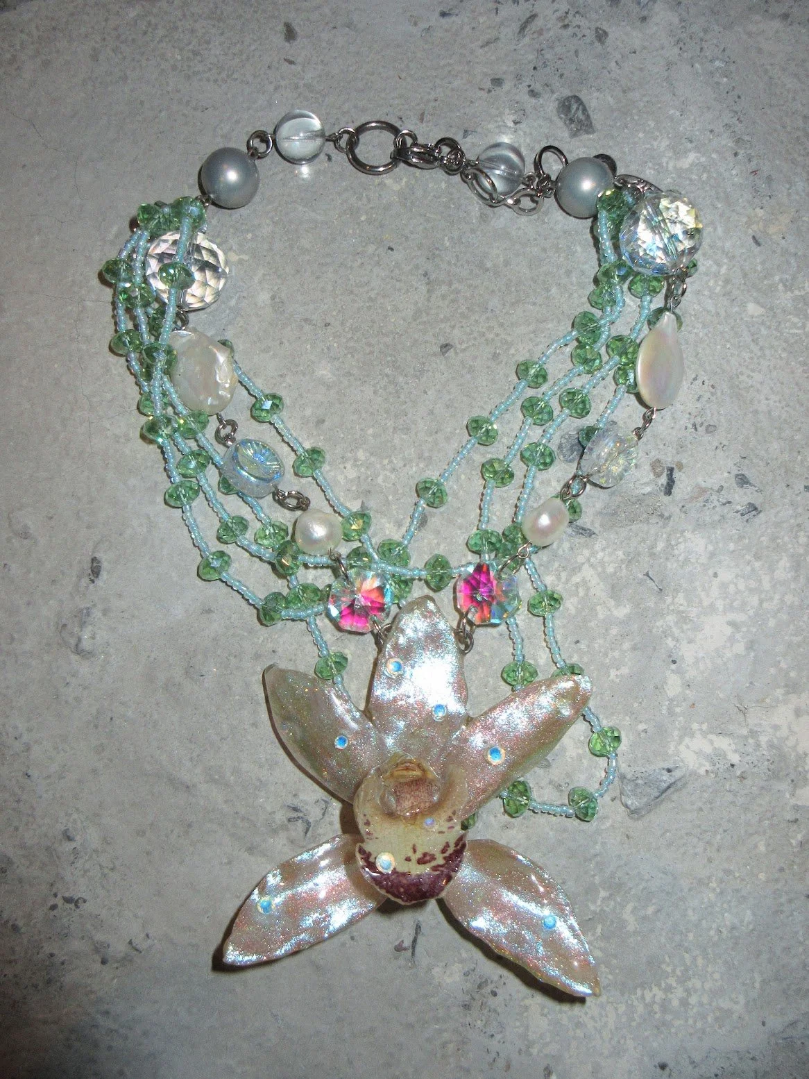 dolly dear boutique Empyrean necklace