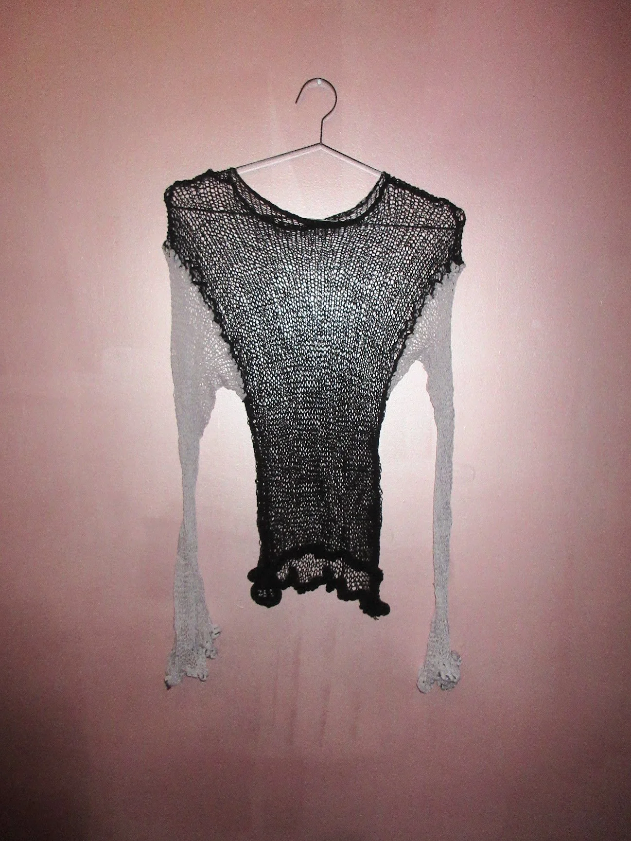 saint leeb Black & grey mesh top