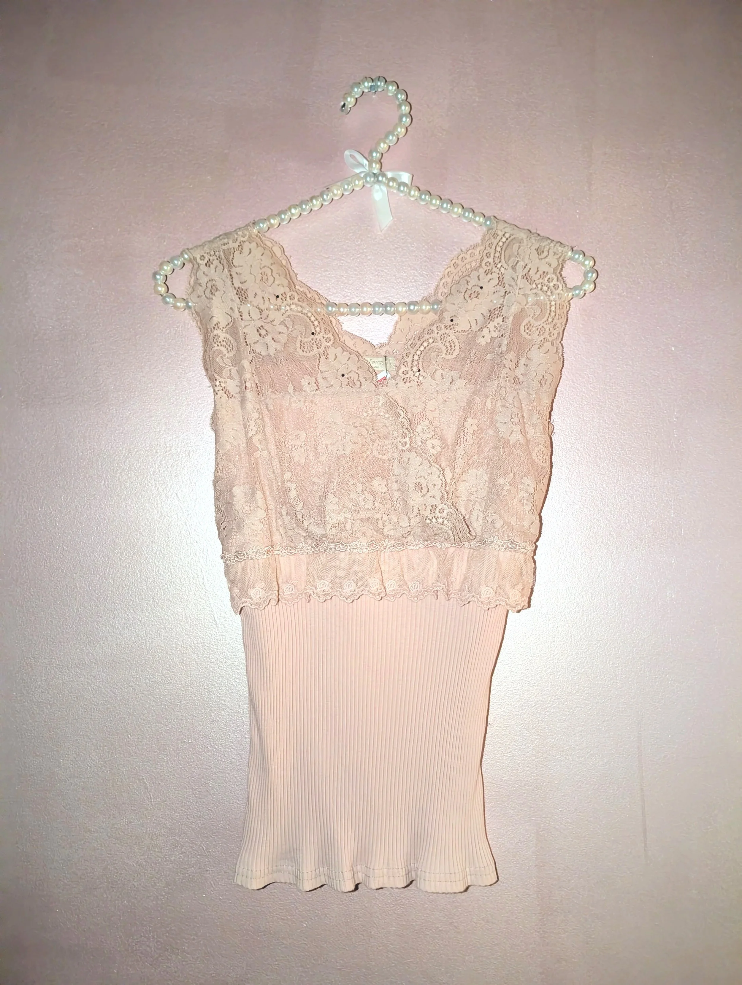 killah queen Axes Femme Pink Lace Top Tank