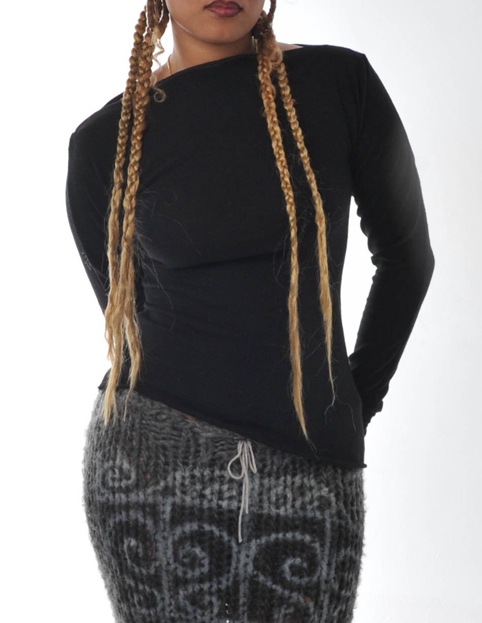 synph17 Black Asymetric Sweater
