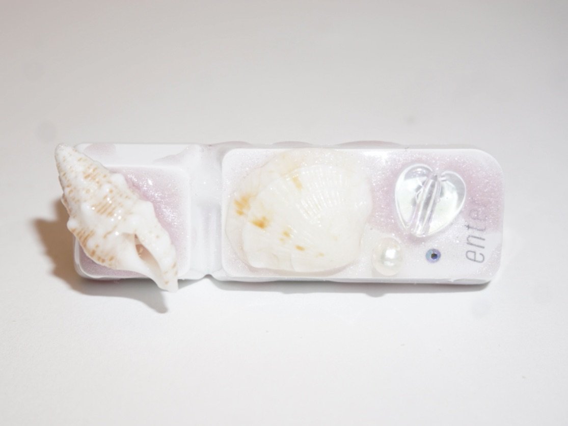 lily jade enter key cap clip (light)