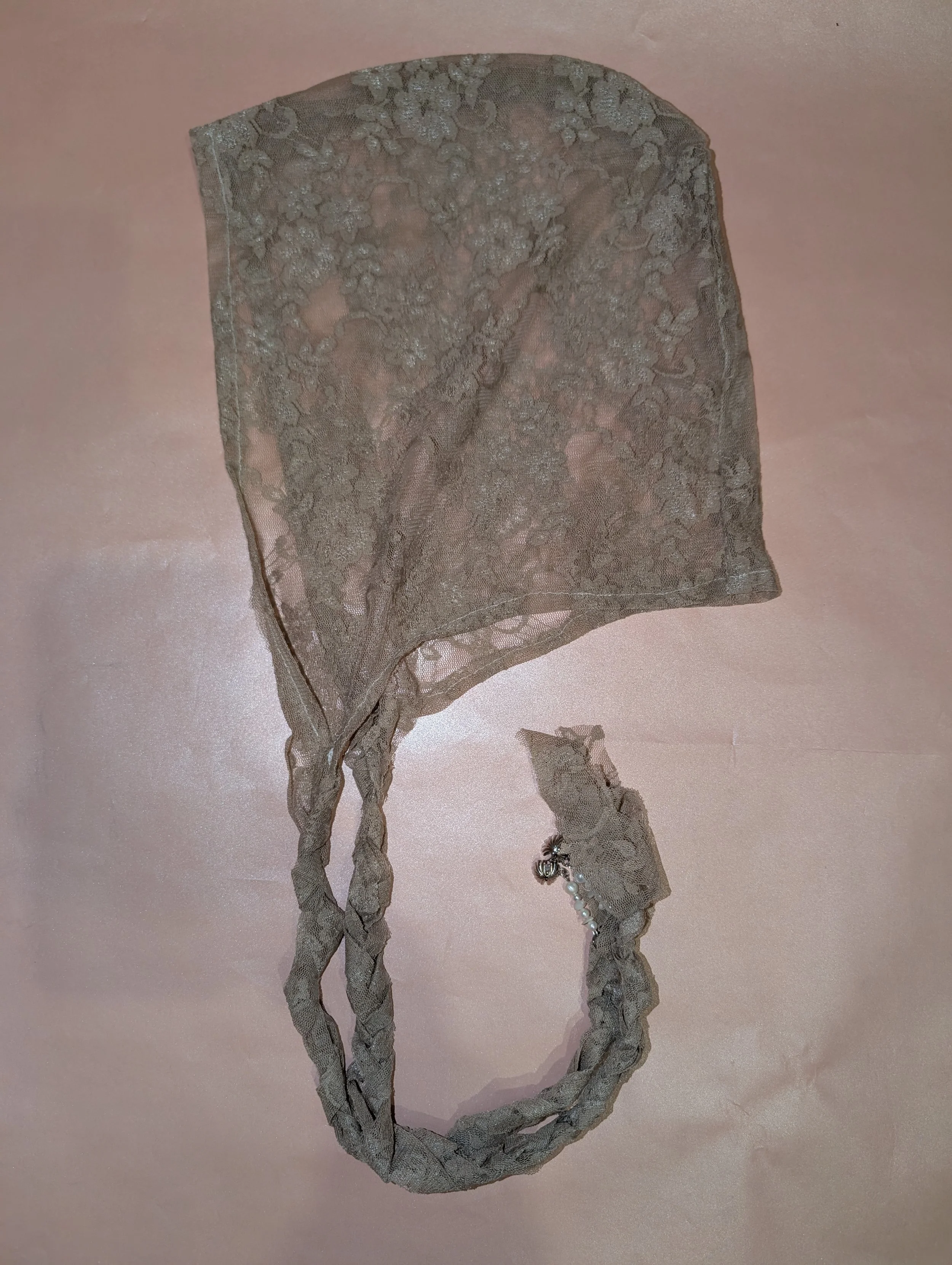 NAUSICAA SAND LACE HOOD WITH BEADS