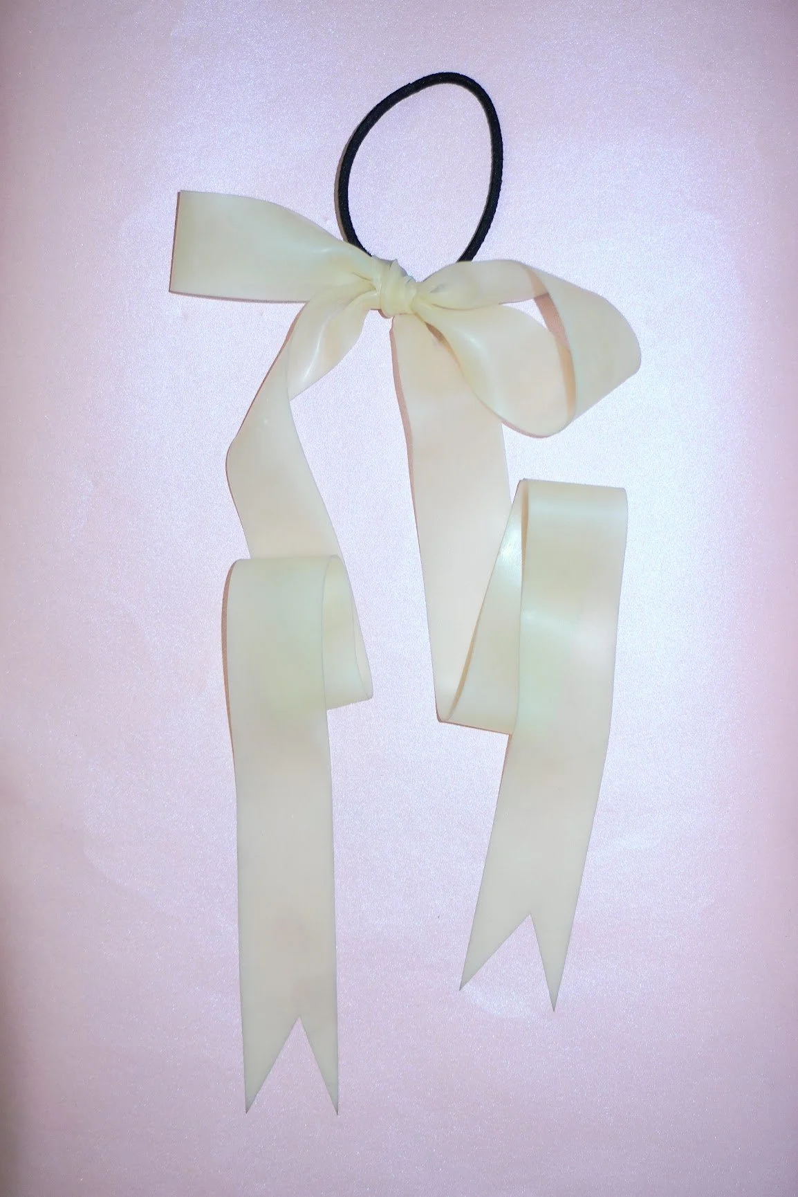 finley's house translucent bone hair bow