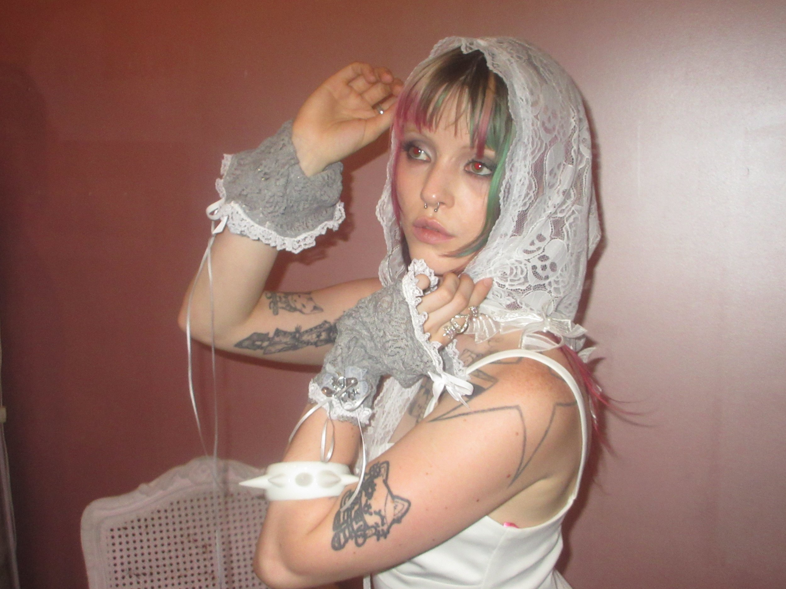chachiko white lace skull hood