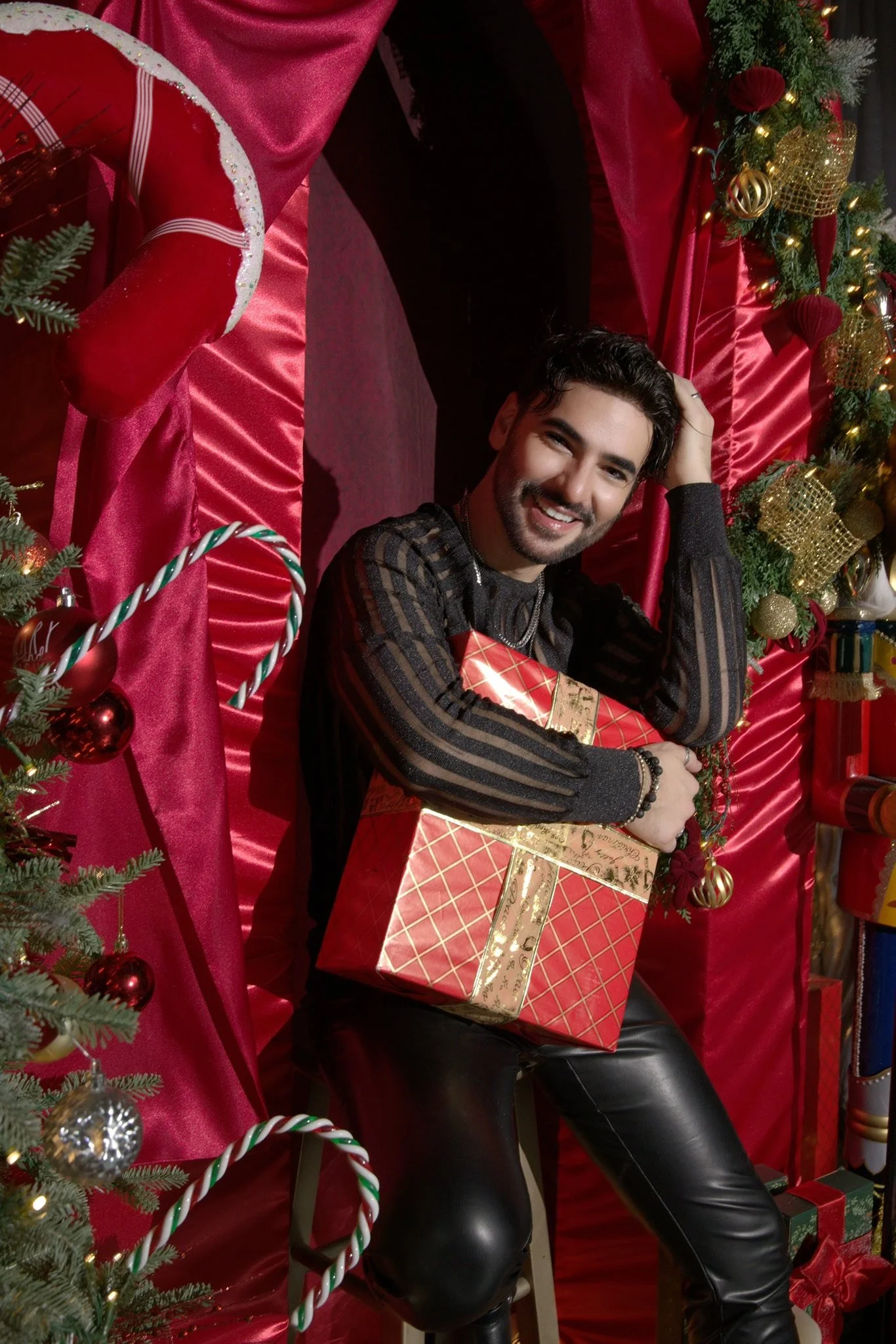 De: M&iacute;
Para: Ti 🎁

Abraza el regalo de la vida como si no existiera el ma&ntilde;ana.
Comparte lo que eres, sonr&iacute;e sin miedo y s&eacute; aut&eacute;ntico&hellip;
porque no hay obsequio m&aacute;s inolvidable que el regalo de ser t&uacu