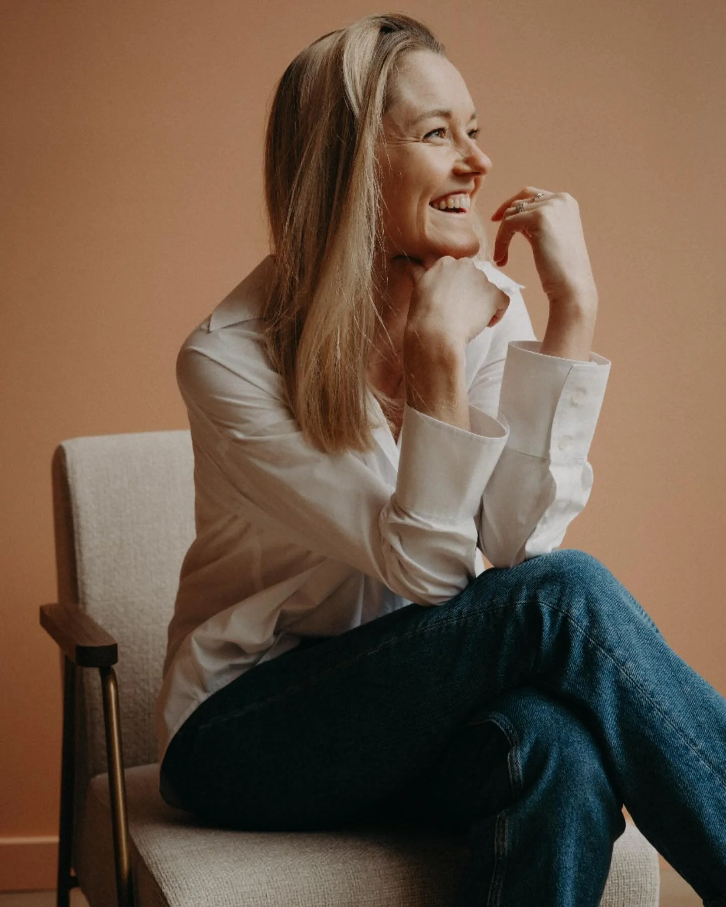 33 ans aujourd&rsquo;hui🤍
Et s&rsquo;il y a bien une chose que j&rsquo;ai comprise gr&acirc;ce &agrave; mon mari, mes deux petites filles, ma famille, mes amies et tout &ccedil;a ici, c&rsquo;est que rien n&rsquo;est plus pr&eacute;cieux que ce qui 