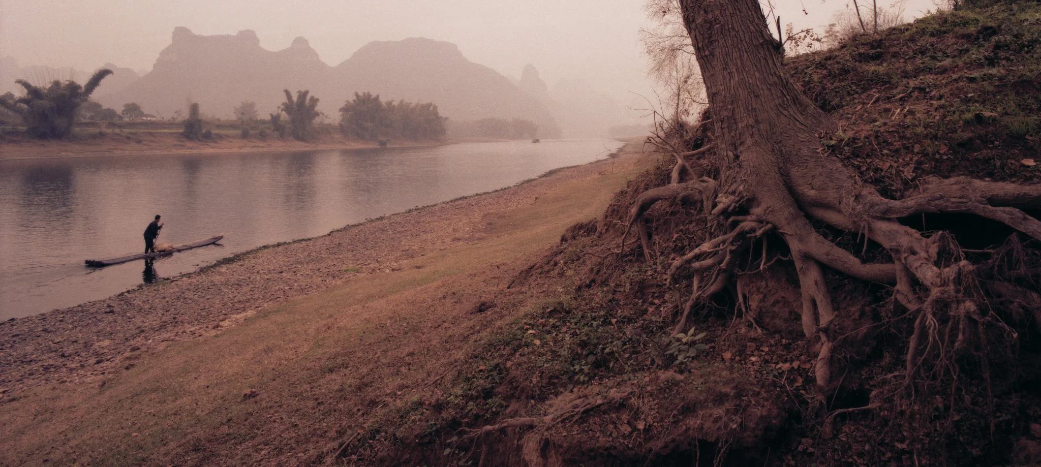 bamboo boat in li rivier China.jpeg