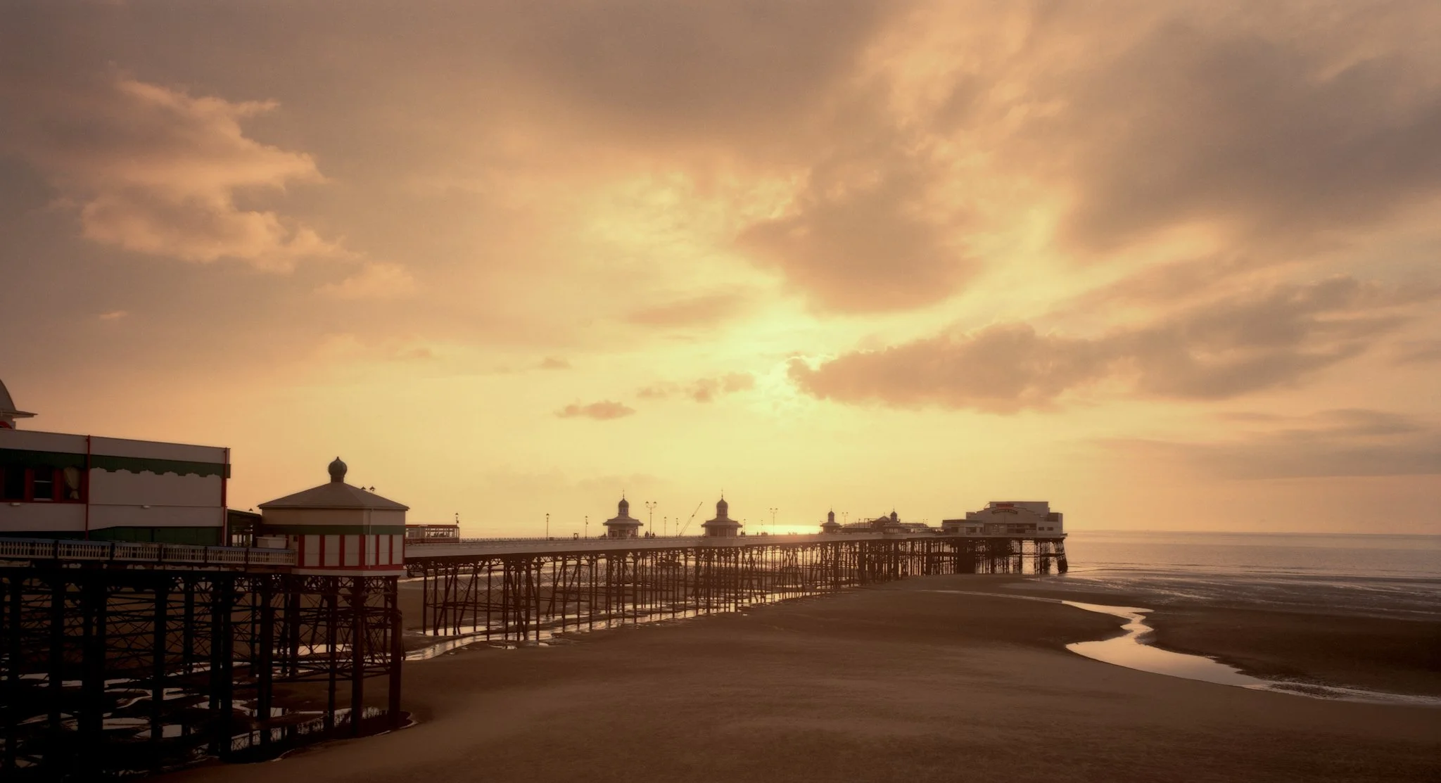 blackpool pier.jpeg