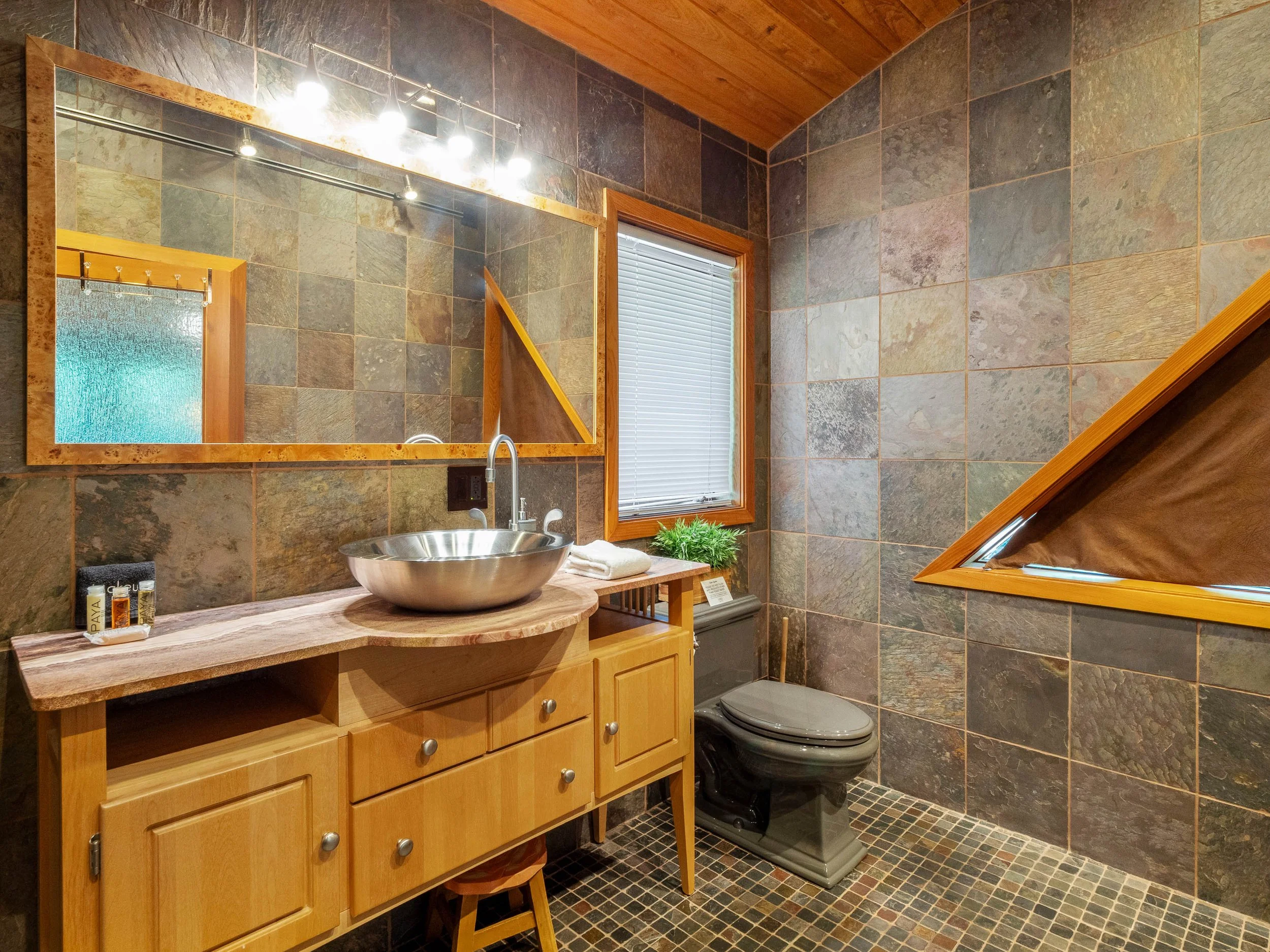 Ridge House interior_-23.jpg
