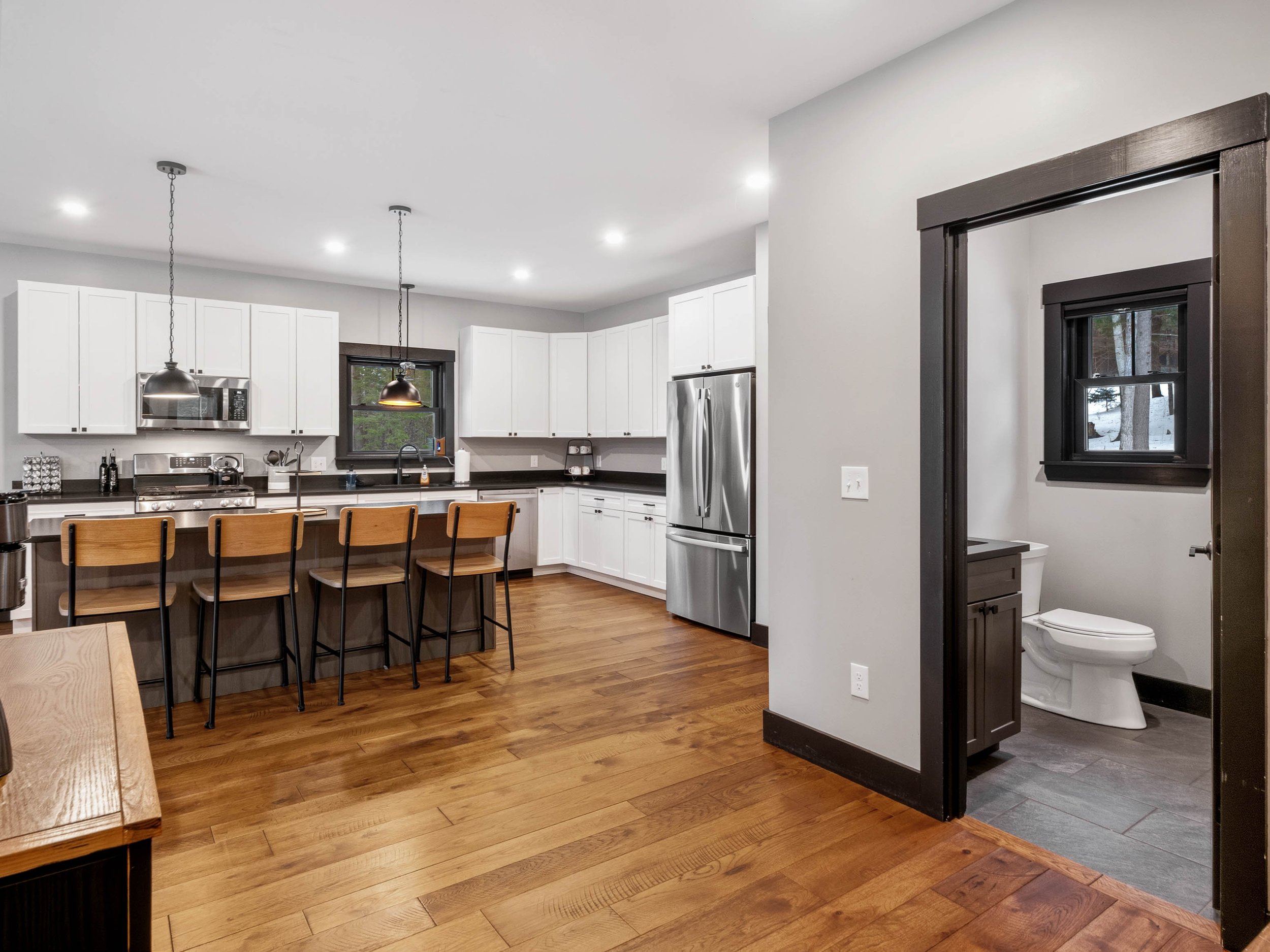 skyline-lodge-18-kitchen-visit-sunday-river.jpg