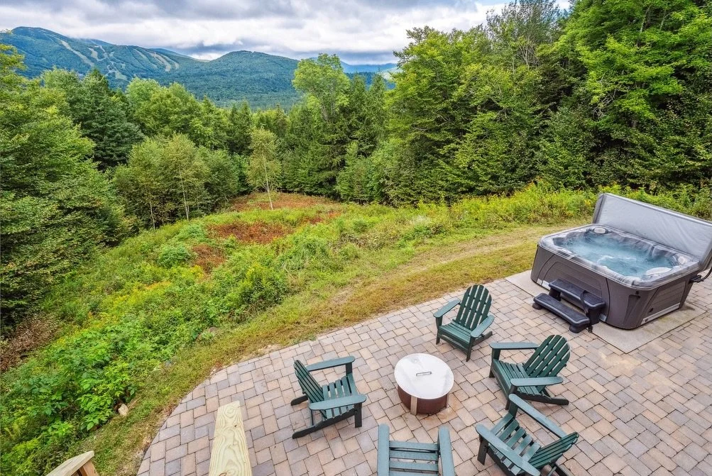 Spring Views 🤩

🌿🌼🐦&zwj;⬛🪻🪶🌸🪺🌷🌿

Featured properties: Peaks Lookout, Rediker Retreat

Book your slice of heaven today at VisitSundayRiver.com