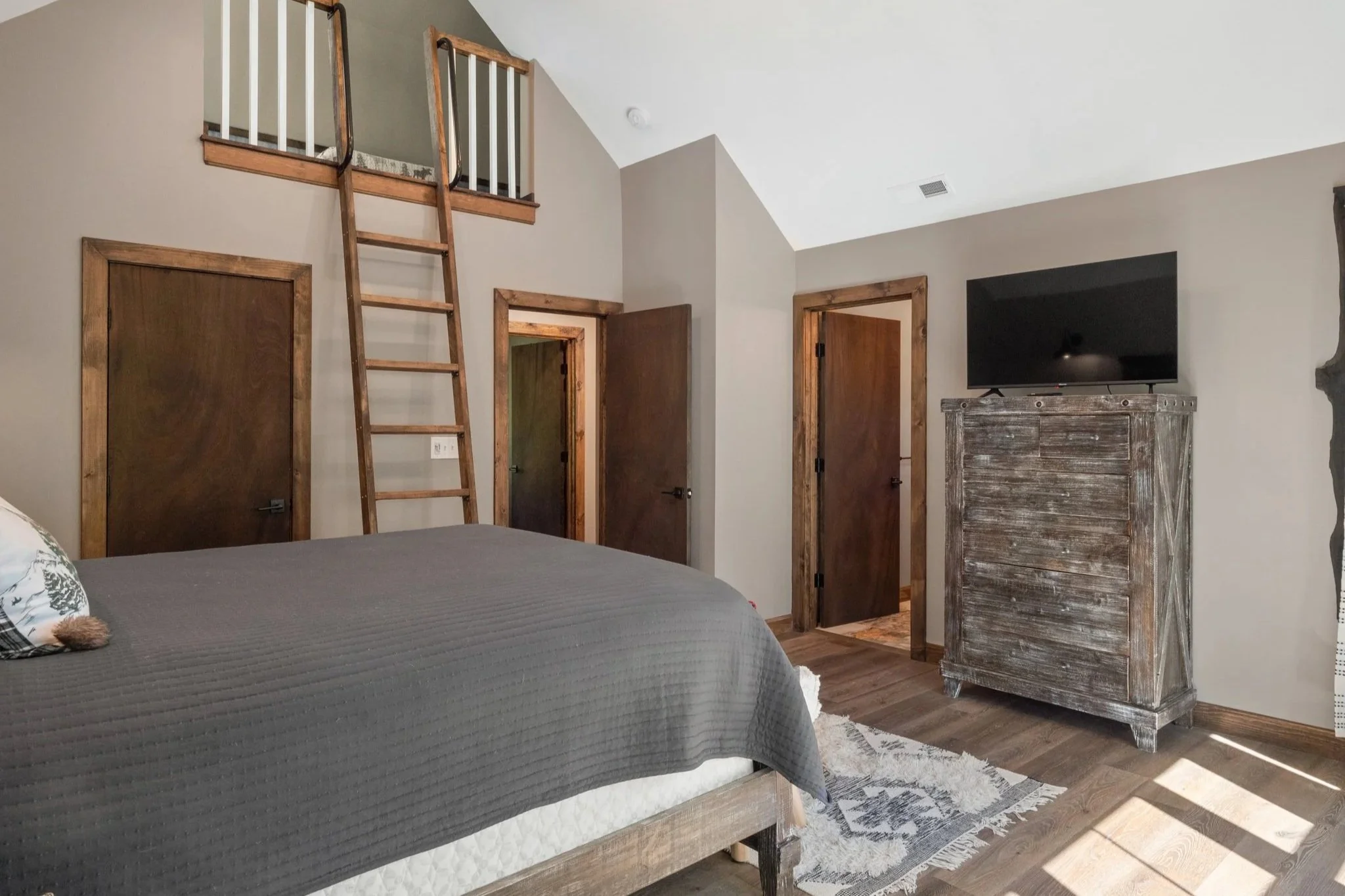 Bedroom 1- Upper Level, Queen Bed