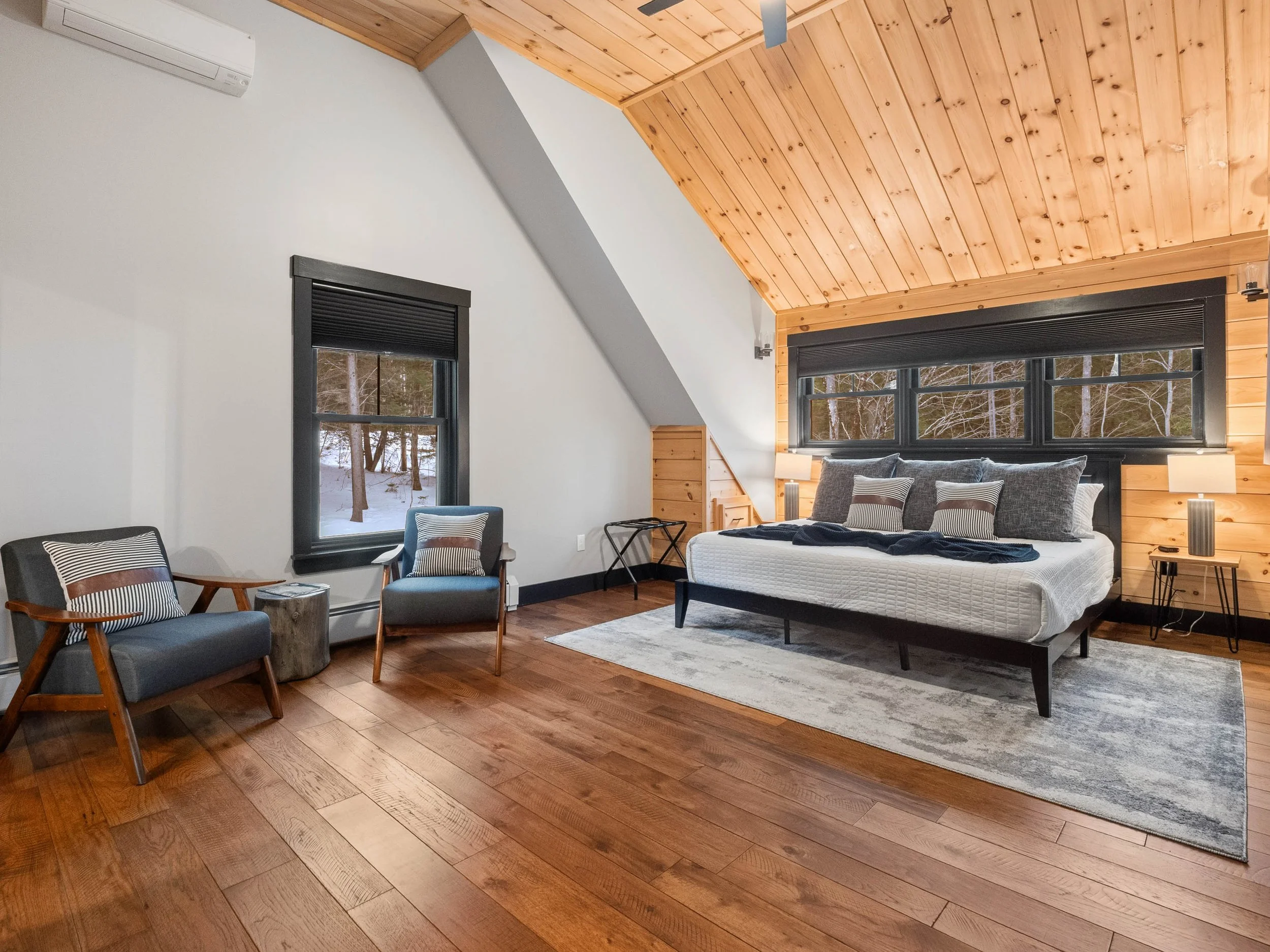 skyline-lodge-22-primary-en-suite-king-bedroom-visit-sunday-river.jpg