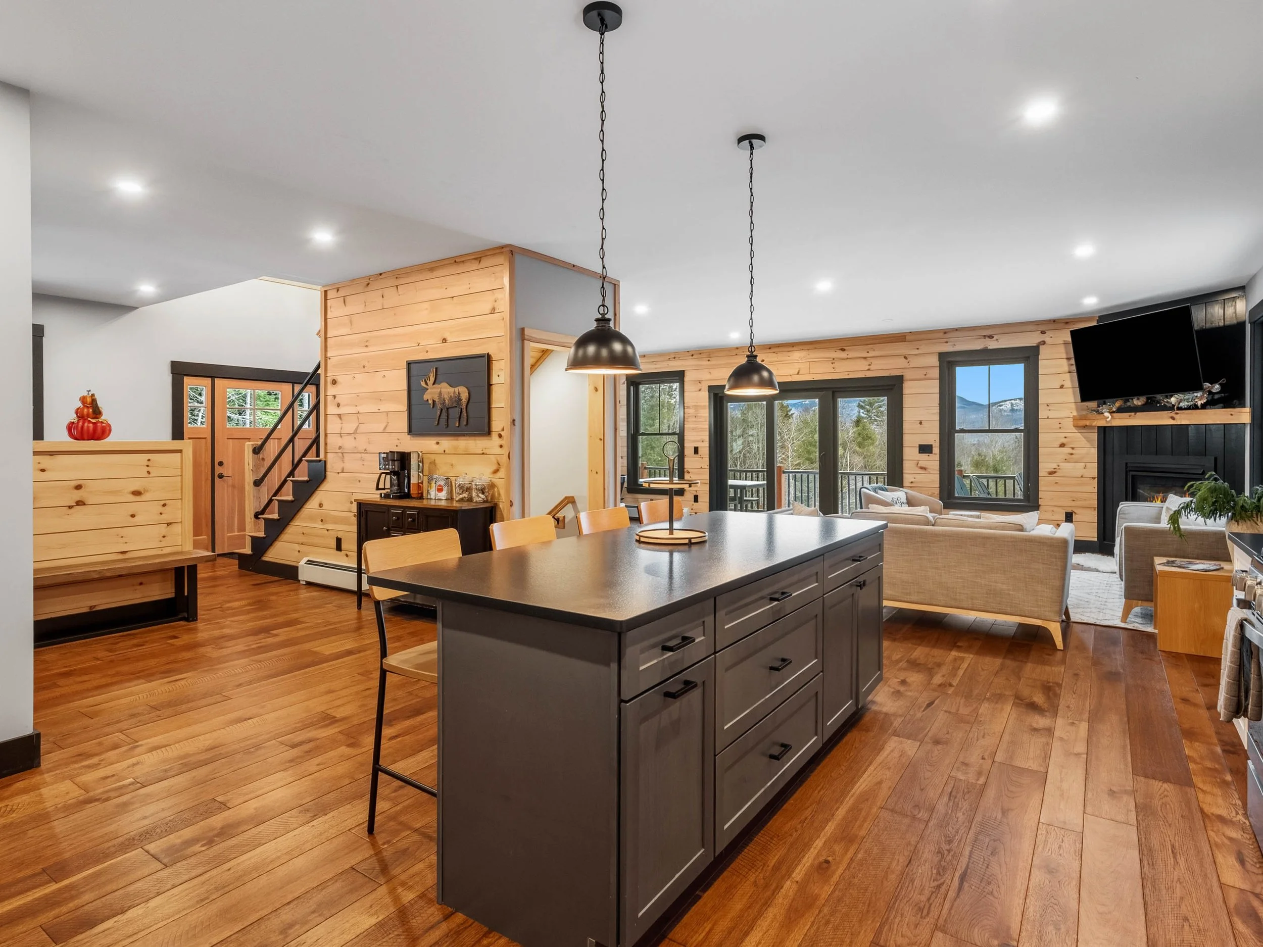 skyline-lodge-17-kitchen-visit-sunday-river.jpg