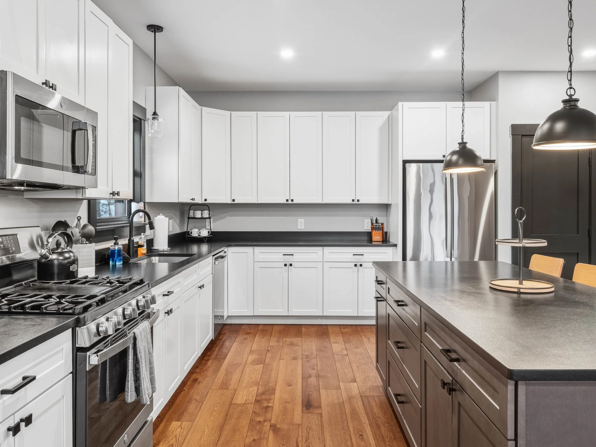 skyline-lodge-15-kitchen-visit-sunday-river.jpg