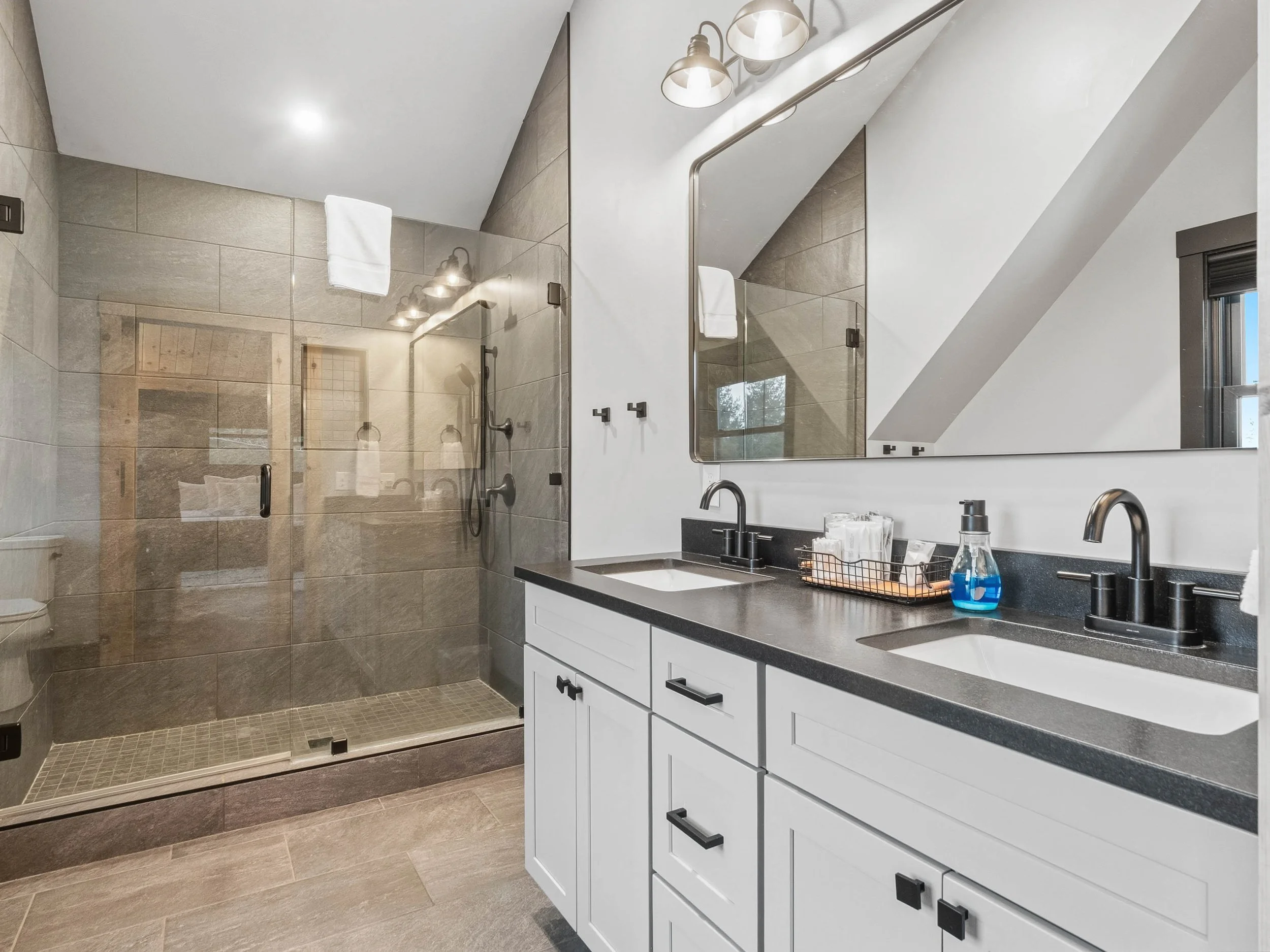 Skyline Lodge-28.jpg