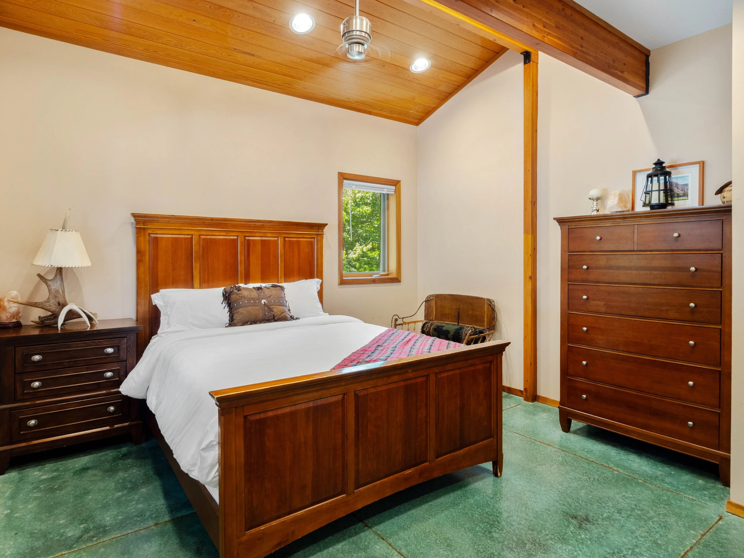 Ridge House interior_-15.jpg