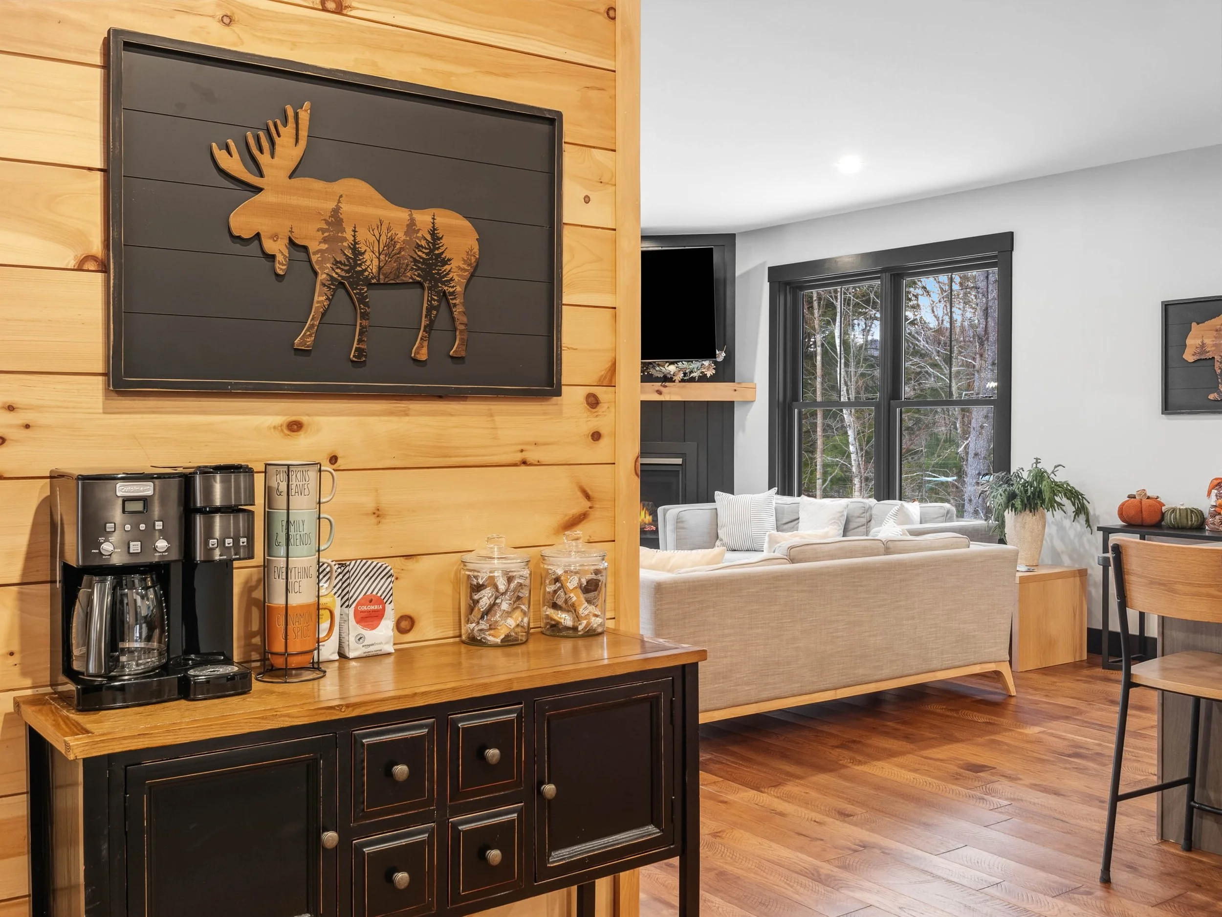 skyline-lodge-58-interior-visit-sunday-river.jpg