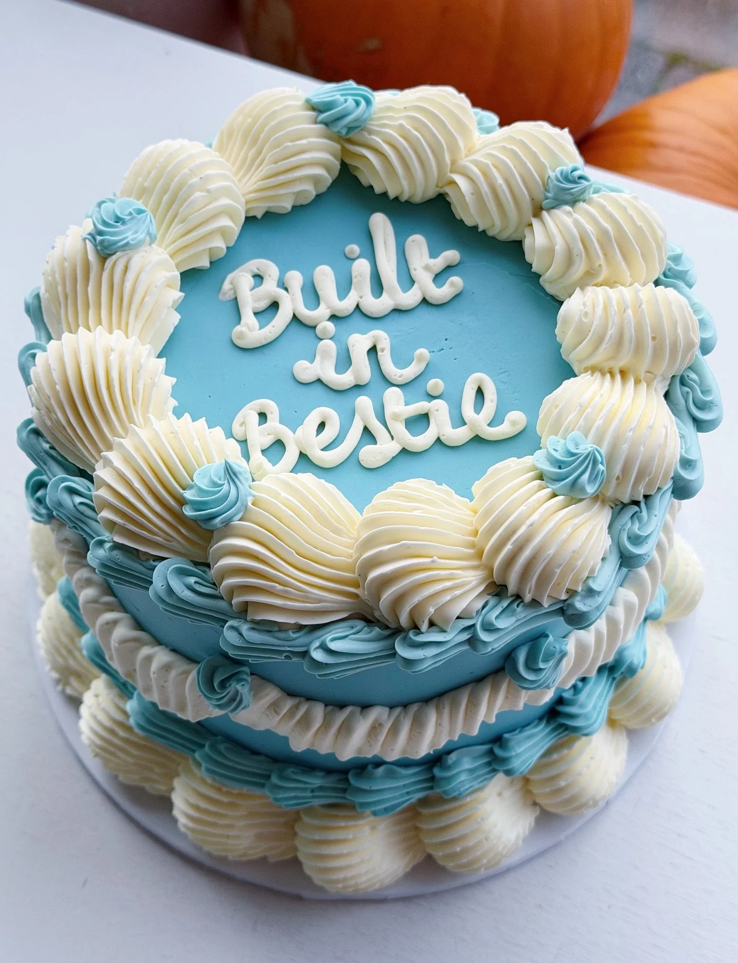 One of our favourites to go out this weekend for a baby shower 🩵 

@thefoxandtheflour whisking up the magic - all orders through our website!