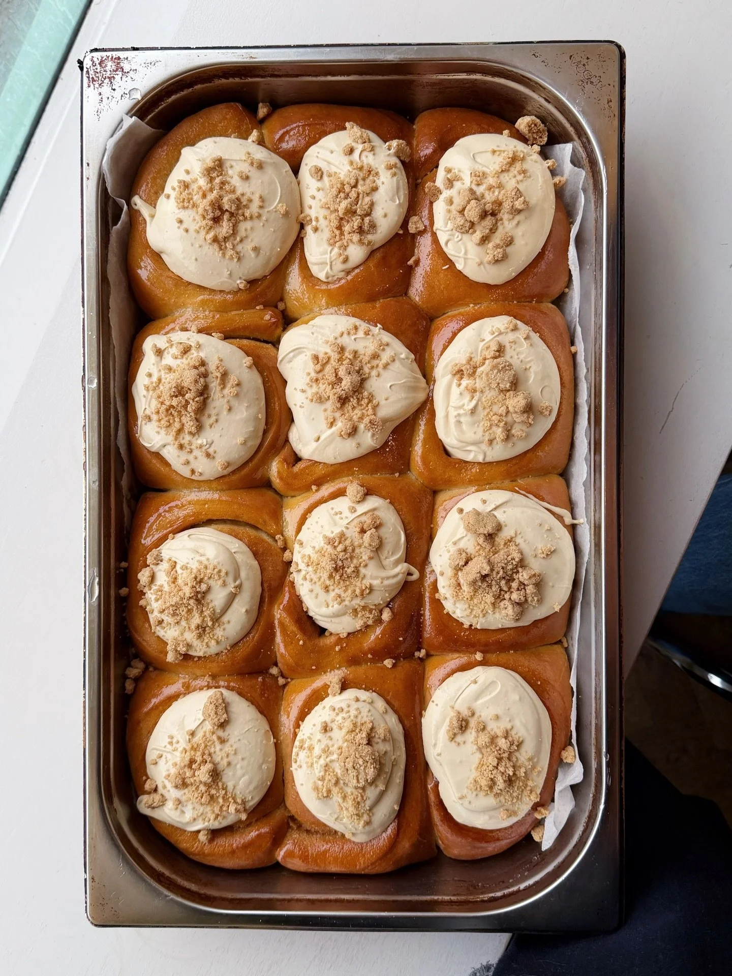 COFFEE BRIOCHE SWIRLS WITH A CRUMBLE TOPPING for February&hellip;

Happy Monday Folks - when they&rsquo;re gone, they&rsquo;re gone😍