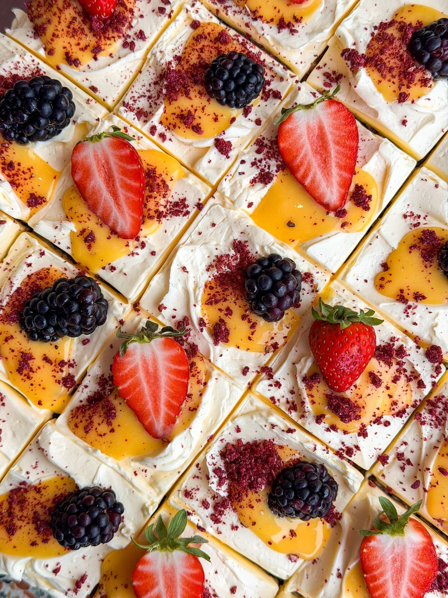 CARROT CAKE but with a vanilla Swiss buttercream and topped with passion fruit curd and berries&hellip;only for April 🙏