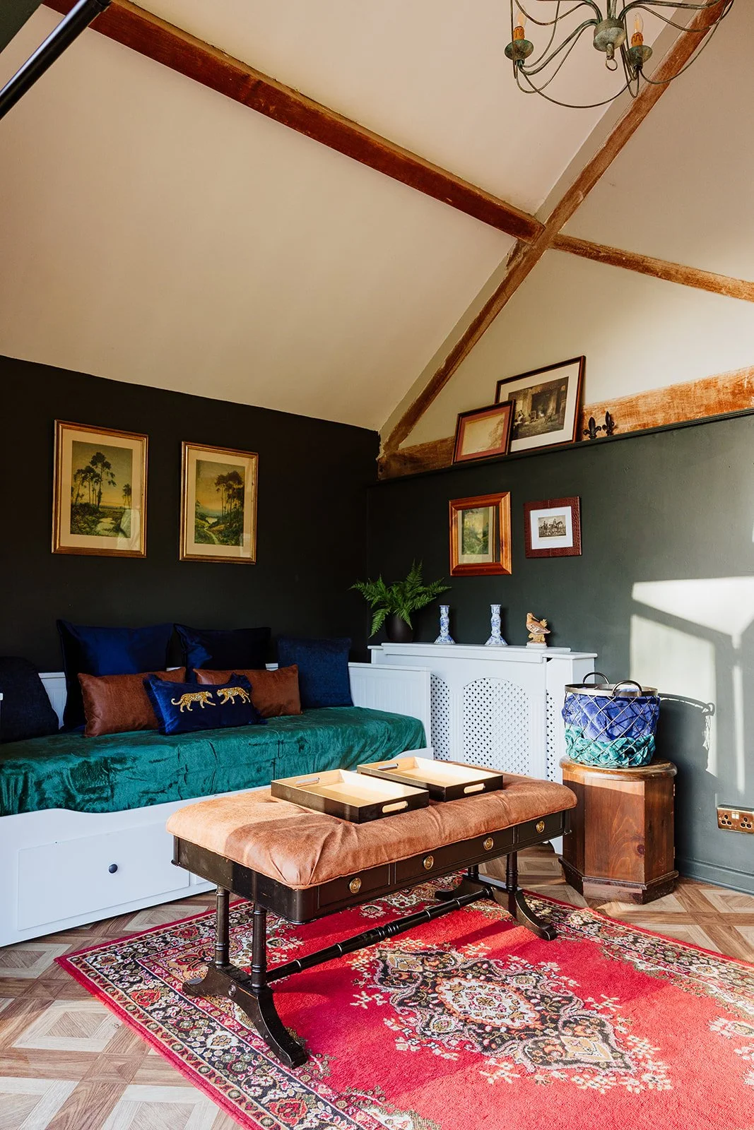 Pool House Lounge
