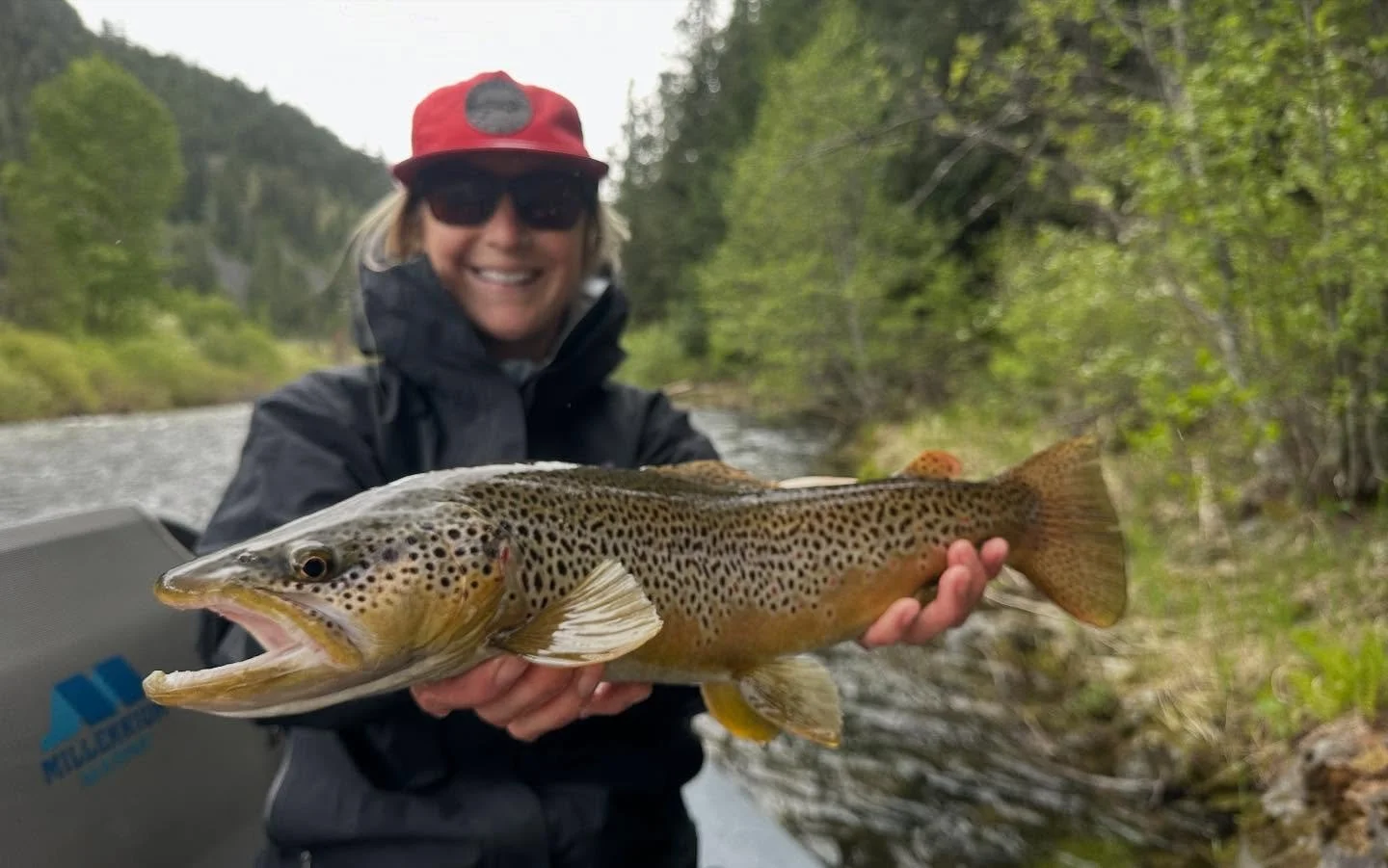 Go to my profile and click on the link for the latest YouTube video and collab with Grant Larsen from @snp.mt for a ripping hopper day with @moogalott on the stick!