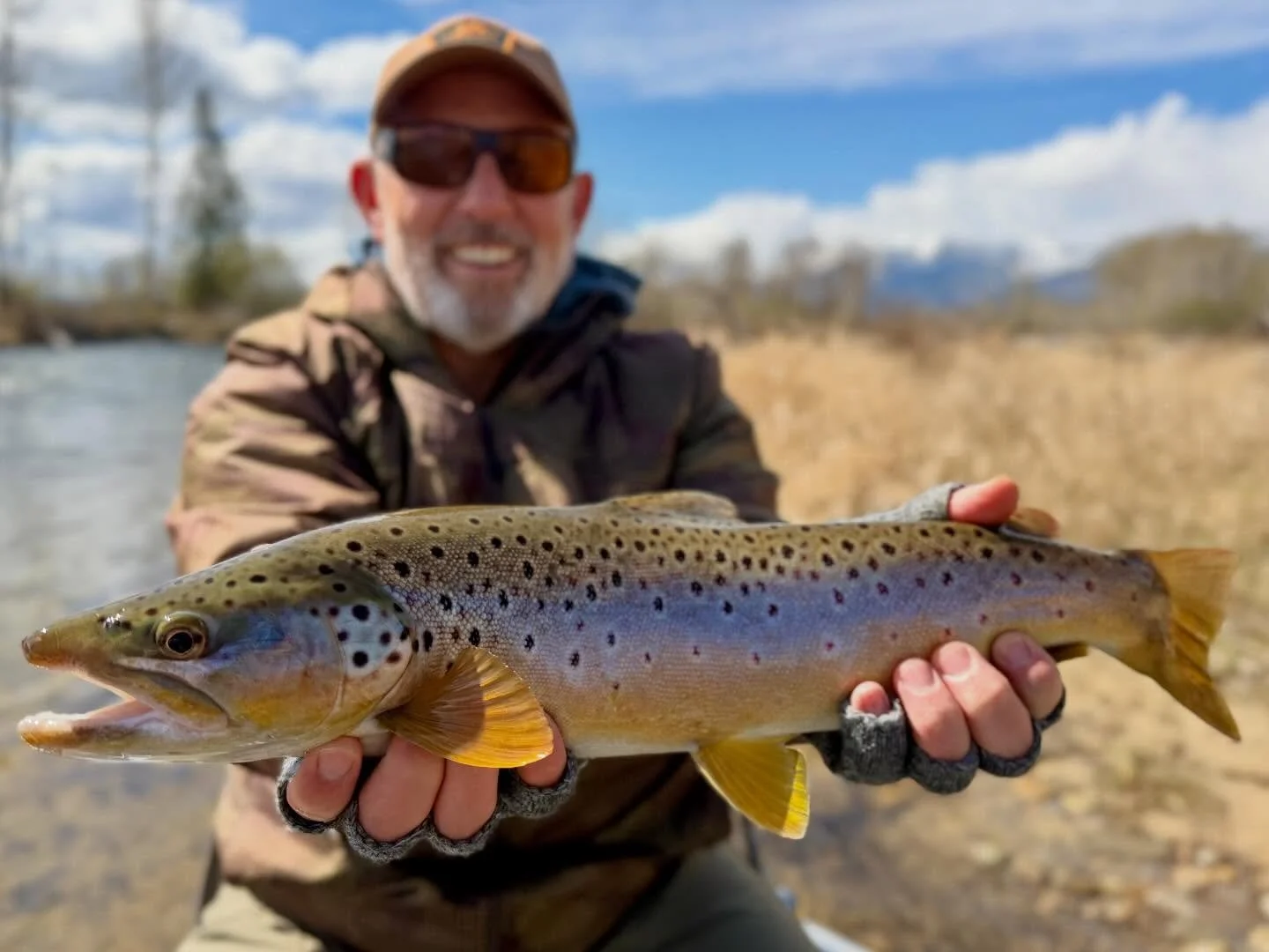 The heart man stopped in to get his brown bag for the spring. #yourlocaloutfitter #missoulaflyguy #montana