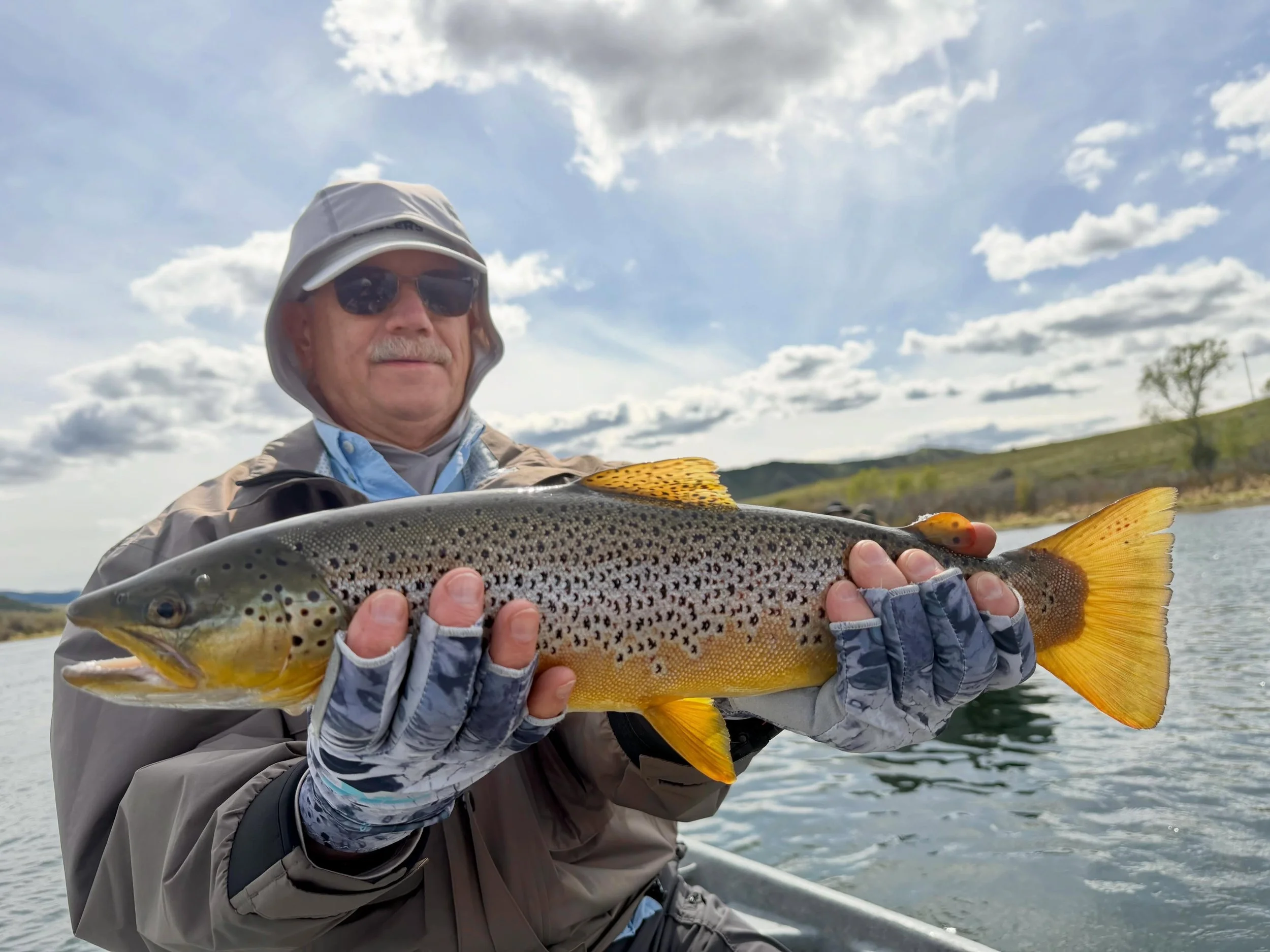 My OG Richard with the last second score 👀#missoulaflyguy #montana #browntrout #guidedflyfishing