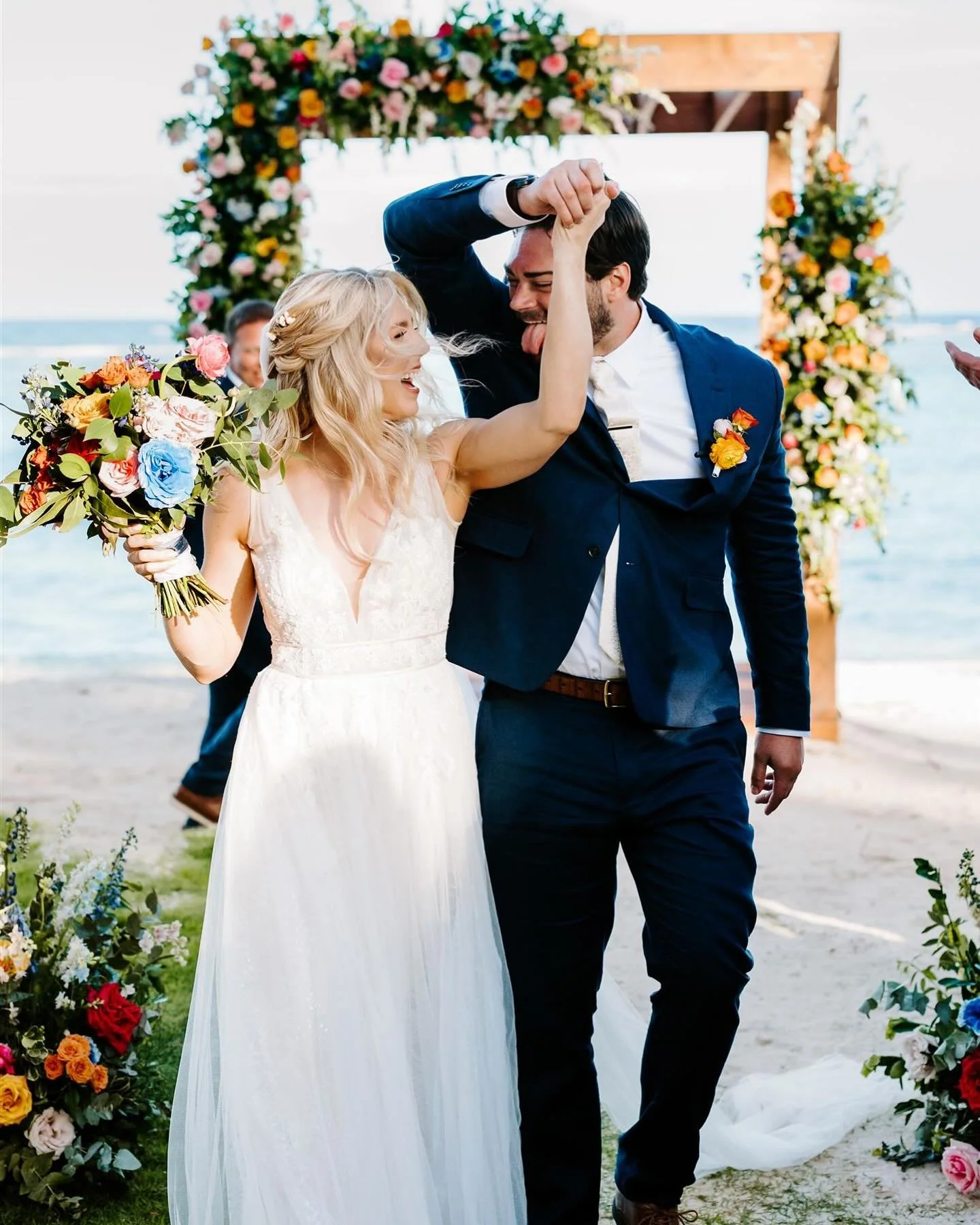 You know that look? The one on the groom&rsquo;s face right after the ceremony, as he walks out with his bride? It&rsquo;s a mix of &laquo;&nbsp;We actually pulled it off!&nbsp;&raquo;, &laquo;&nbsp;She&rsquo;s officially mine!&nbsp;&raquo;, and mayb