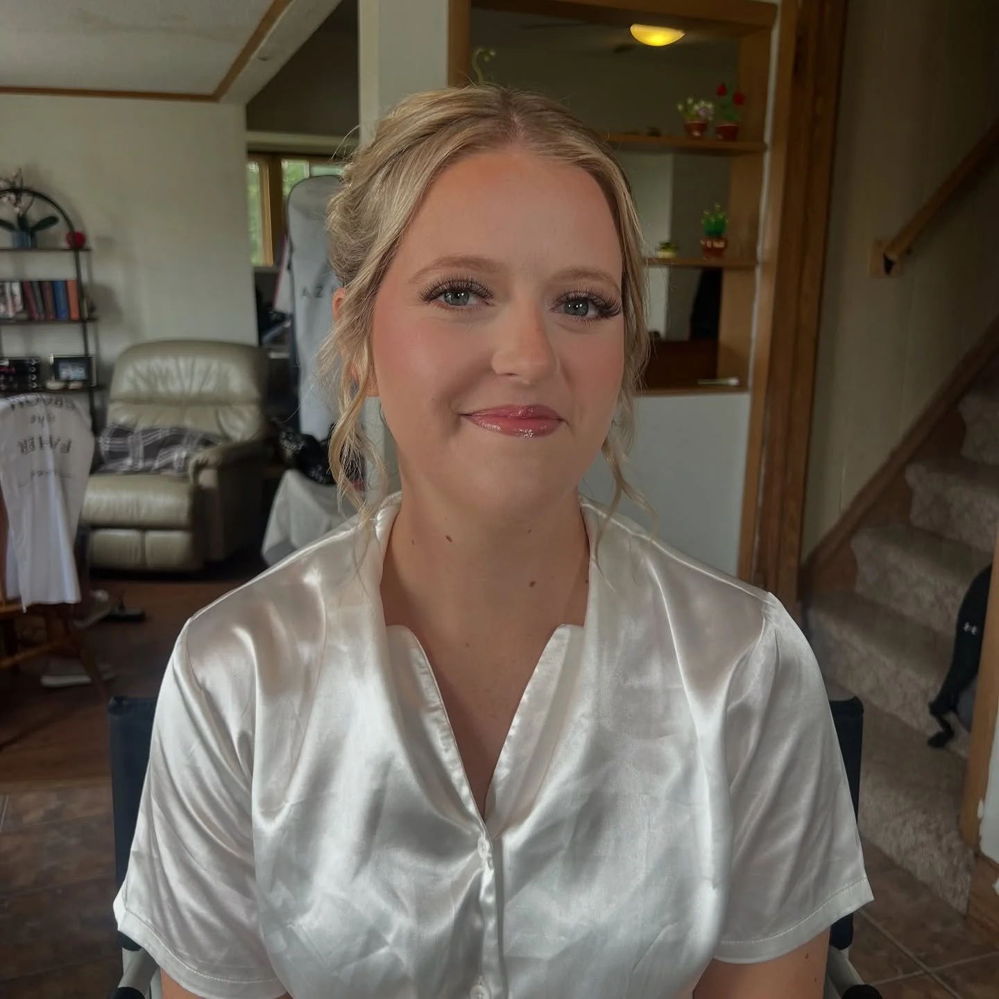 Brea my beautiful bride from this past Saturday was a dream to work with. We didn&rsquo;t get to have a trial but she wanted something pretty natural and to feel like herself still, so we did just that 🥰✨ #madisonwi #makeup #softglam #bridal #travel