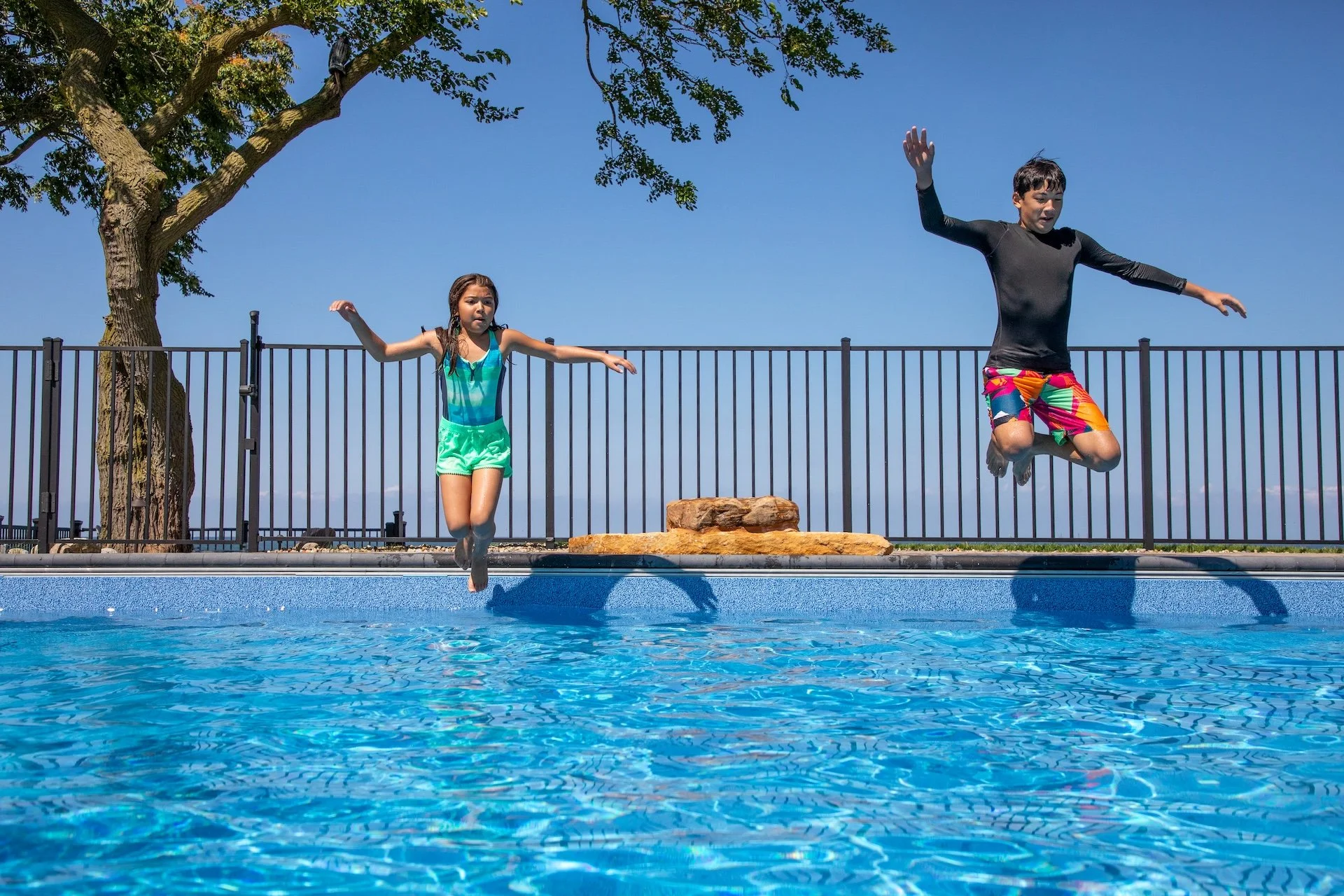 Aluminum Fence Installation in St. Petersburg, FL: Built for Florida’s Unique Climate