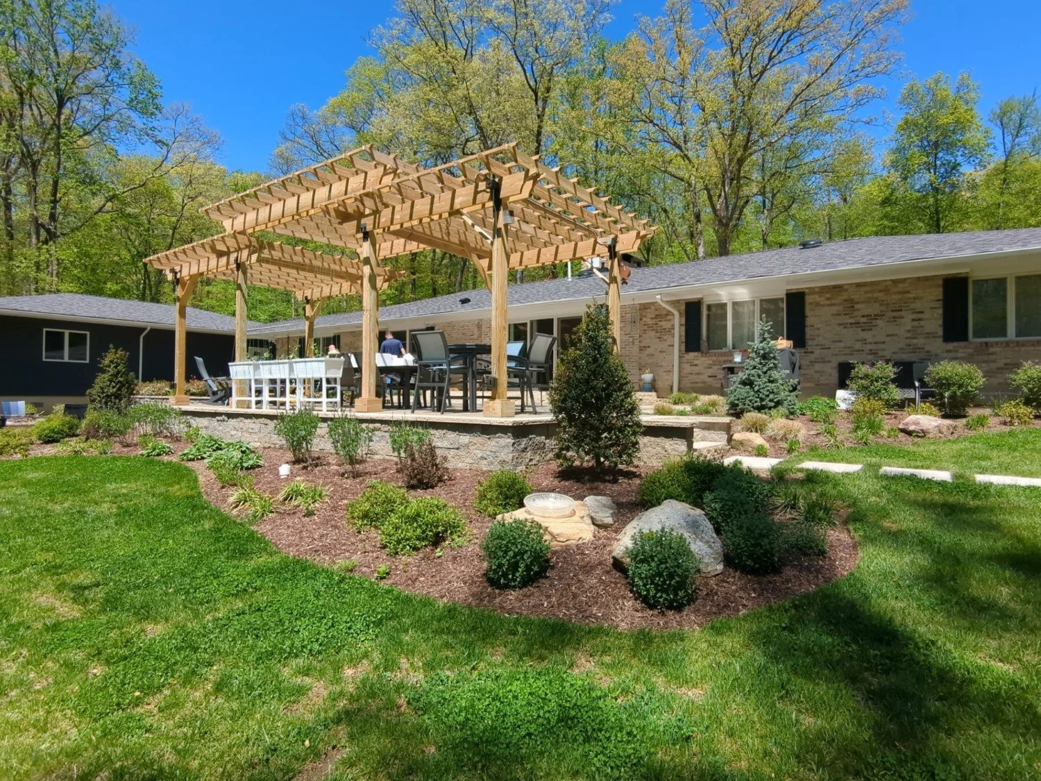 BTS_Landscaping_TomDonnaFiccio5.jpg