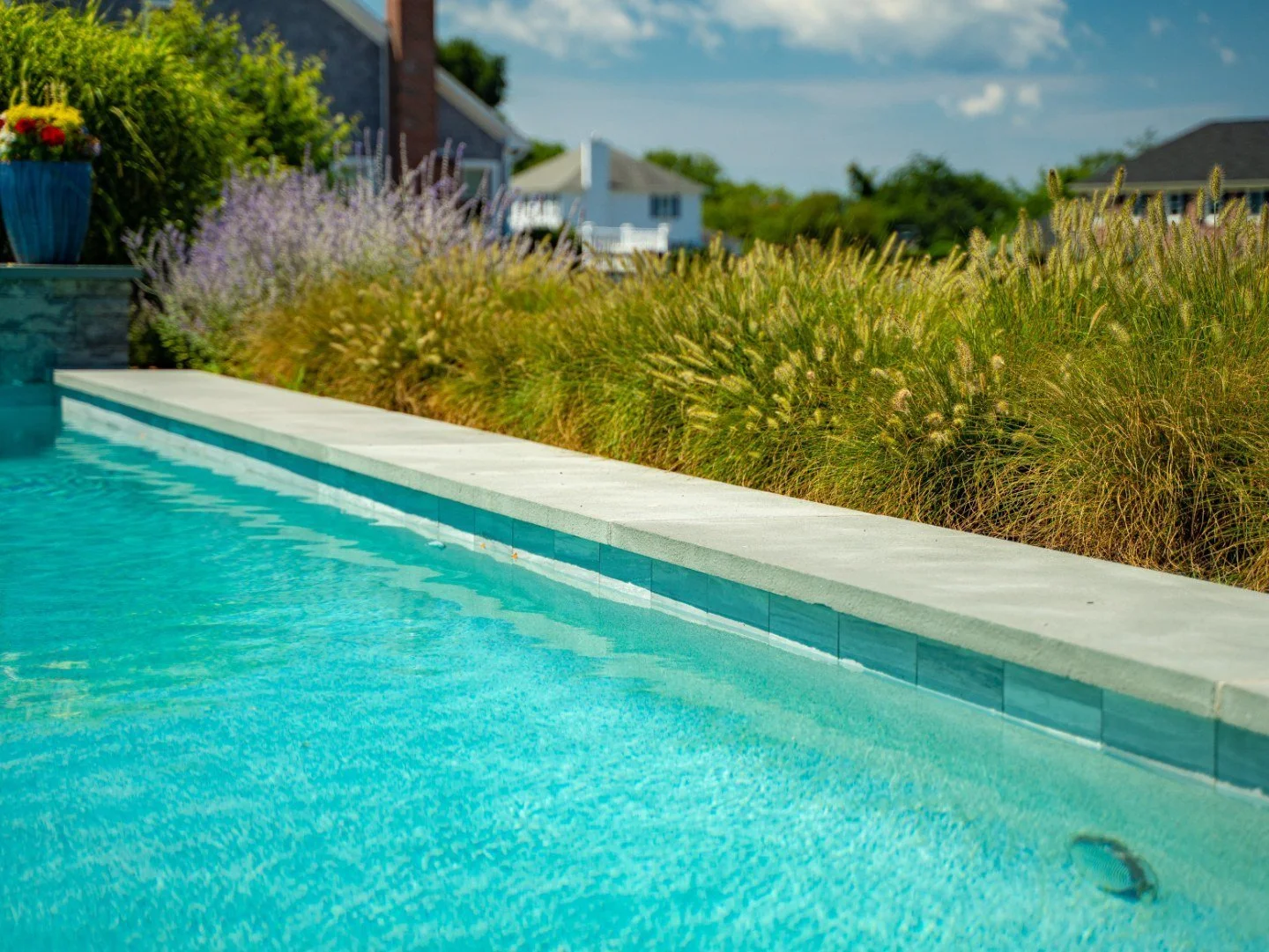 5 Tips For Choosing Between Pool Companies in the Newport and Portsmouth, RI, Areas