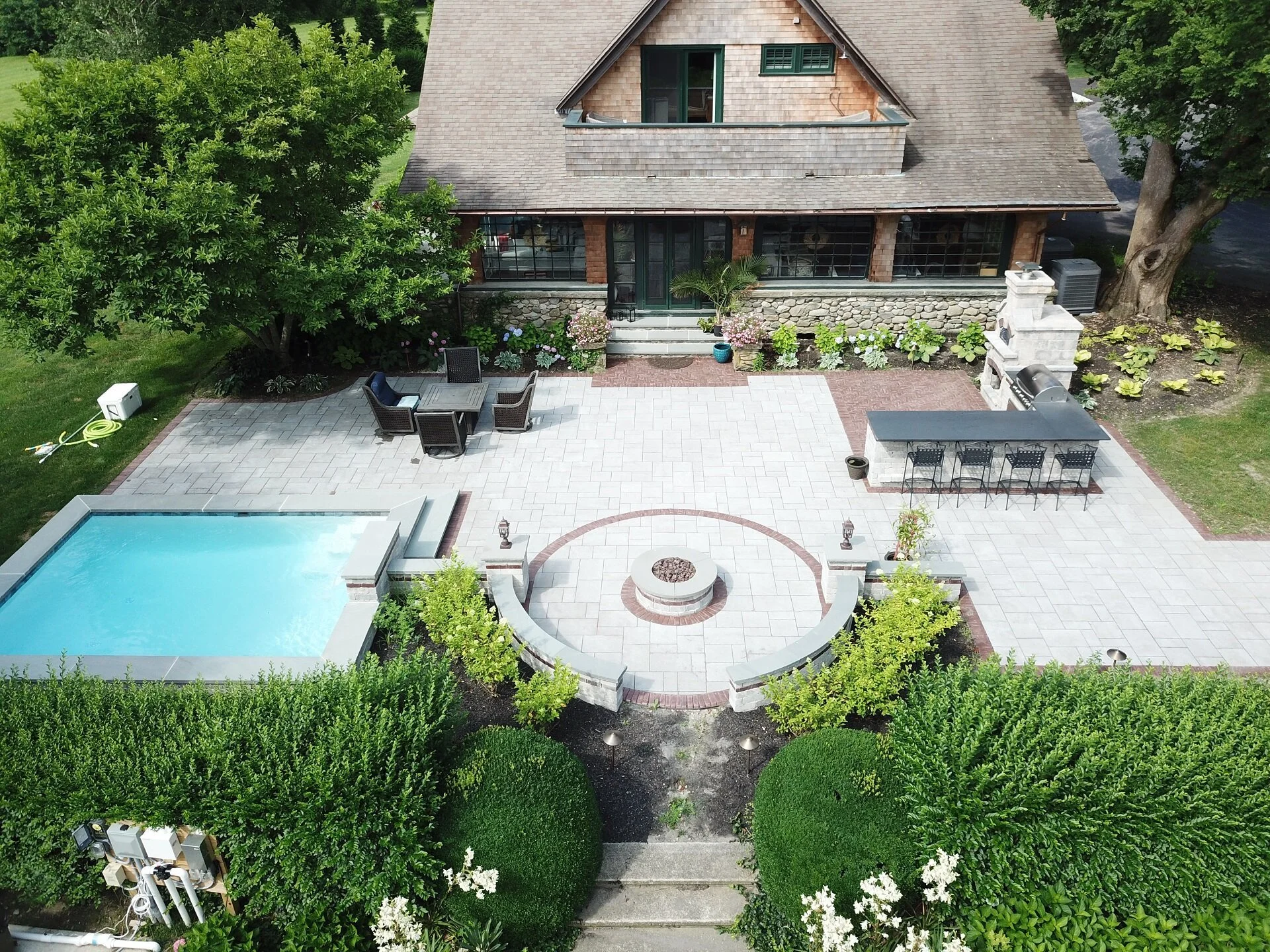 relaxed entertainig space.jpeg