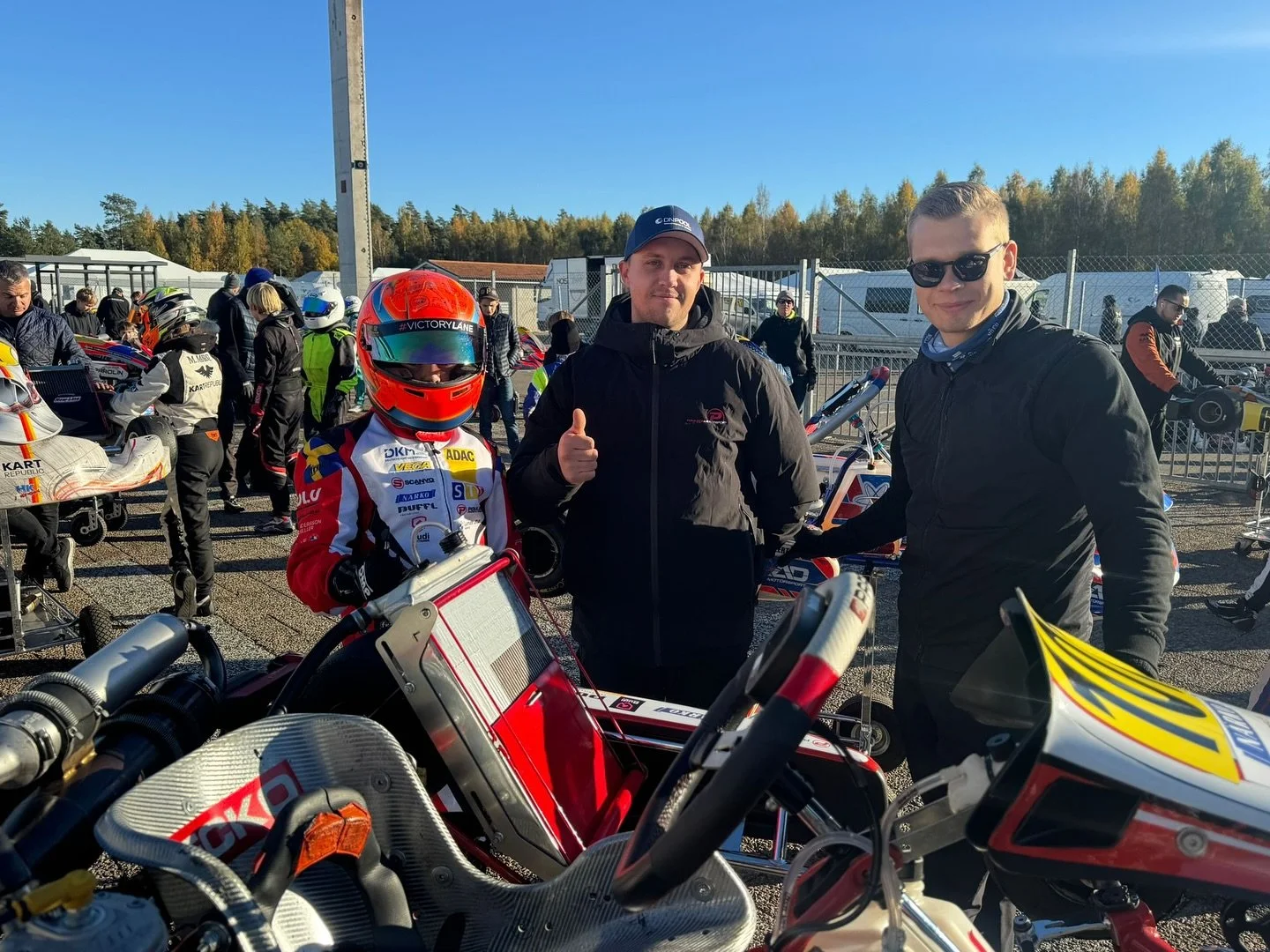 🏁 &Aring;rets sista t&auml;vling &ndash; p&aring; hemmaplan!
Grande Final p&aring; Kristianstad Karting &auml;r alltid n&aring;got extra &ndash; st&auml;mningen, farten och k&auml;nslan &auml;r p&aring; topp! 💥

Kvalade in som P6 idag och har haft 