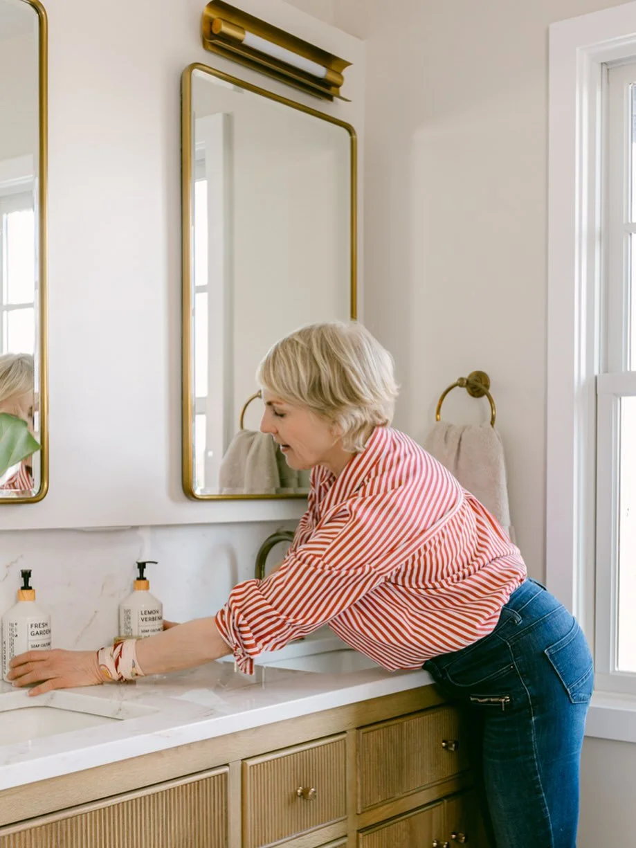Friday is for fun- and decorating on a shoot is so much FUN! Happy Friday photo by @lisakollberg  #tgifriday