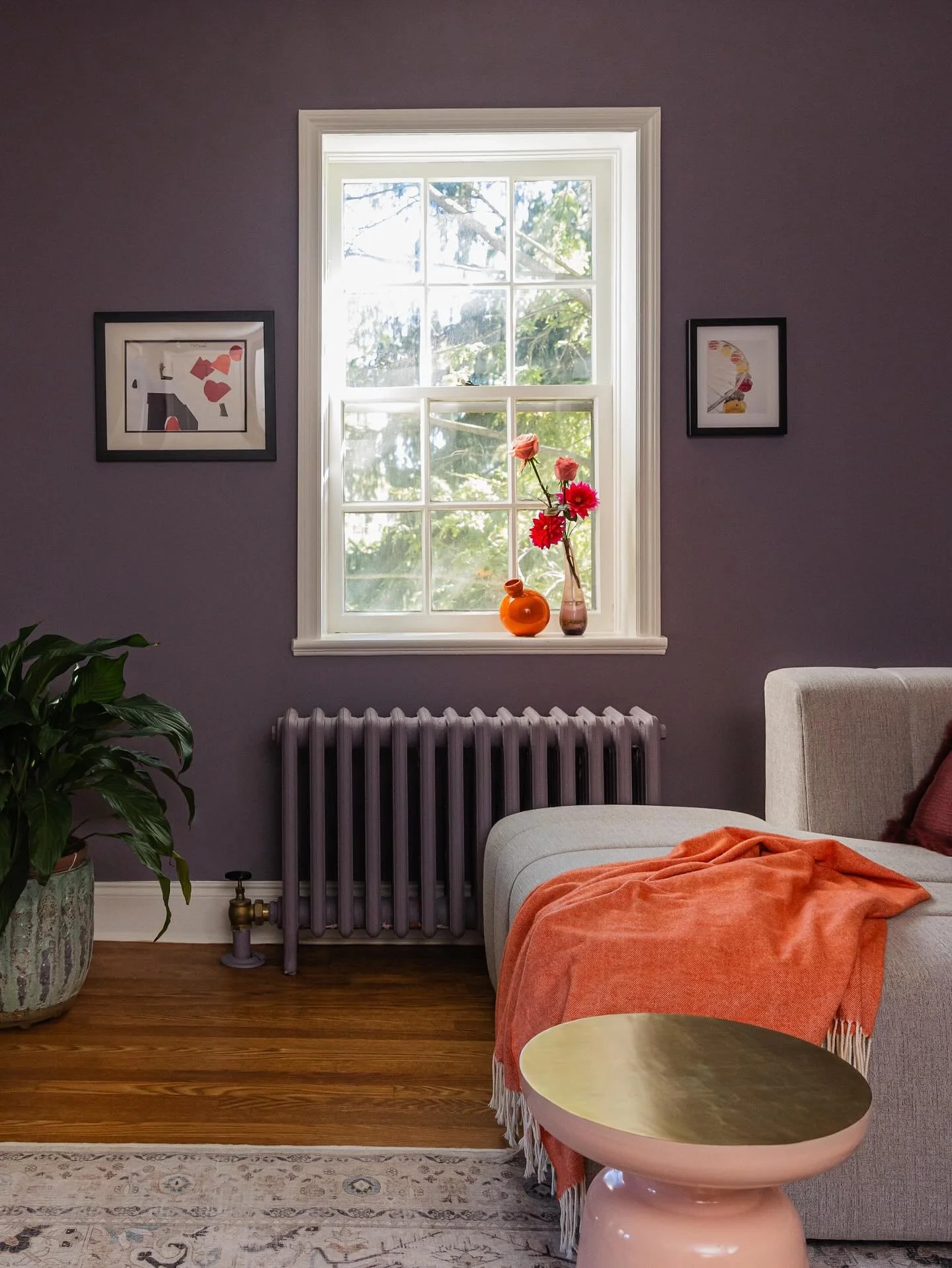 I am having another Farrow &amp; Ball moment ❤️ we painted the walls AND the radiator in &ldquo;Brassica&rdquo; and loved adding bursts of orange. Happy Wednesday @farrowandball #wednesday #thelemongrasslook #followme