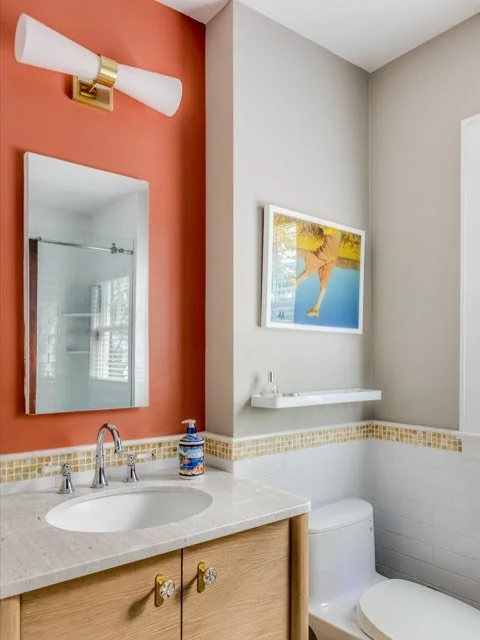 How far does one take a face-lift? More exact: the face-lift of a kids&rsquo; bathroom. Personally, I think one can go about this in a very reasonable way by first asking what needs to be achieved. Are things falling apart or do we want a fresh look?