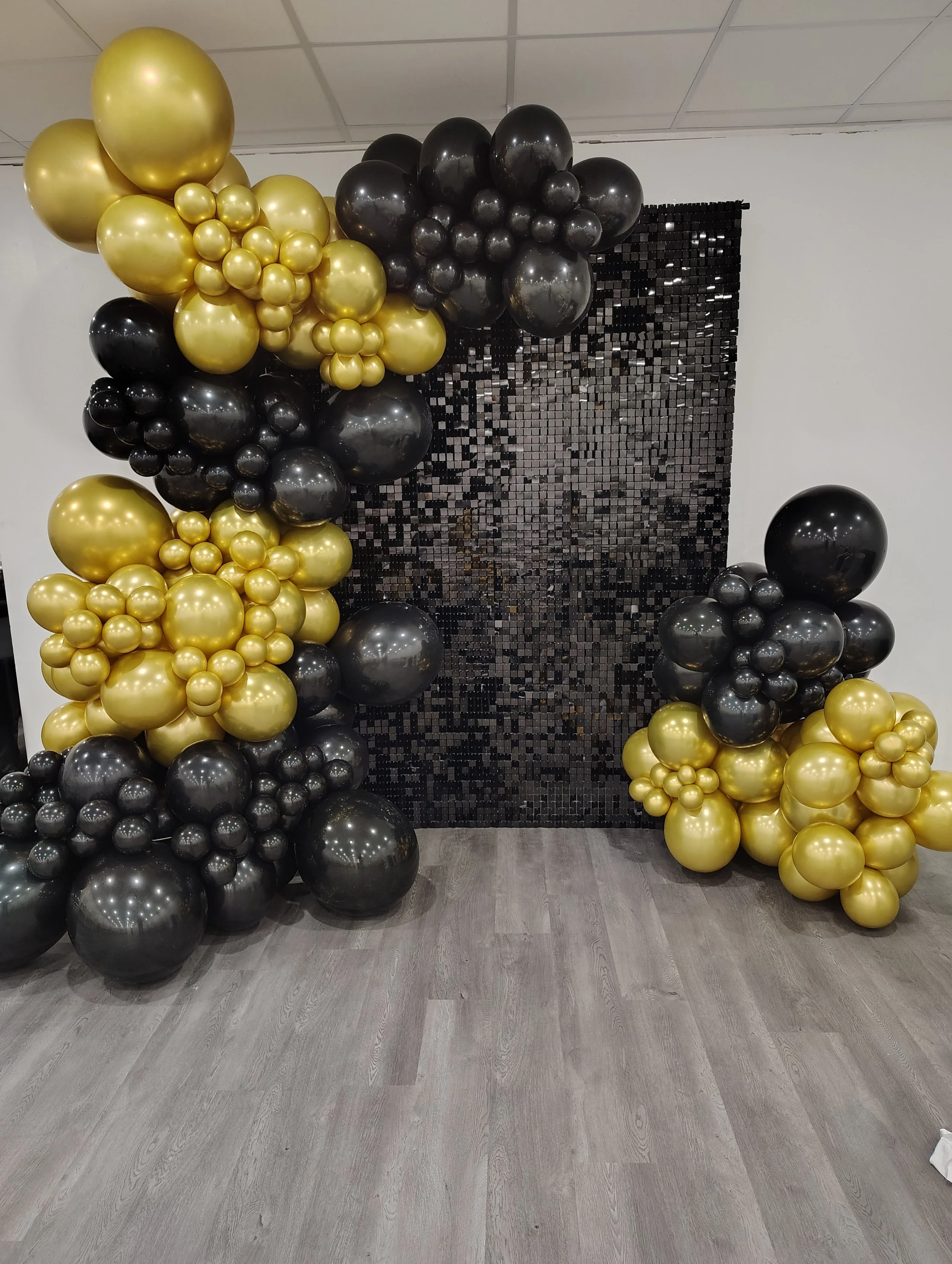 Black Shimmer Wall 07.jpg