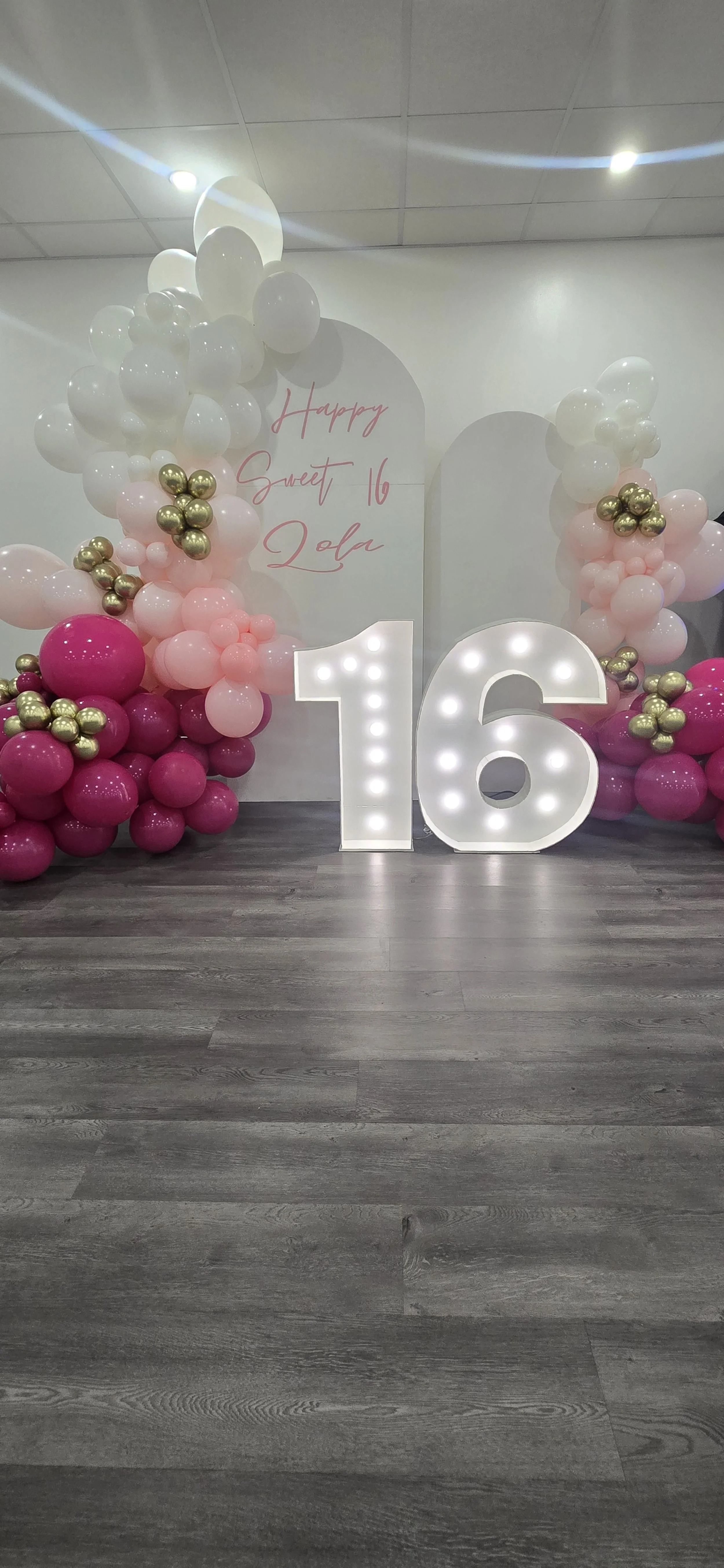 Lola Sweet 16 02.jpg
