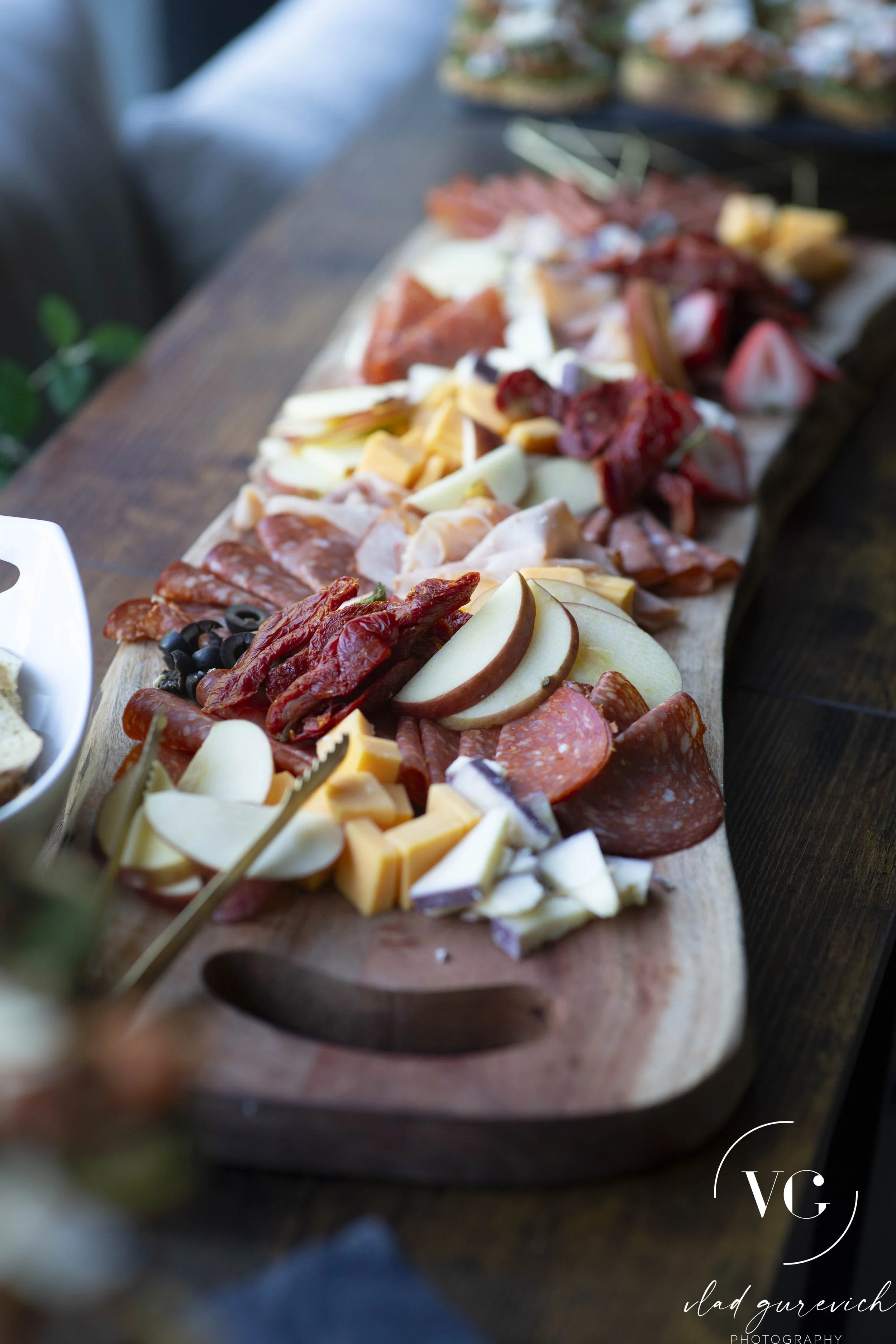 Tasty Table - The Table - Cocktail - Charcuterie